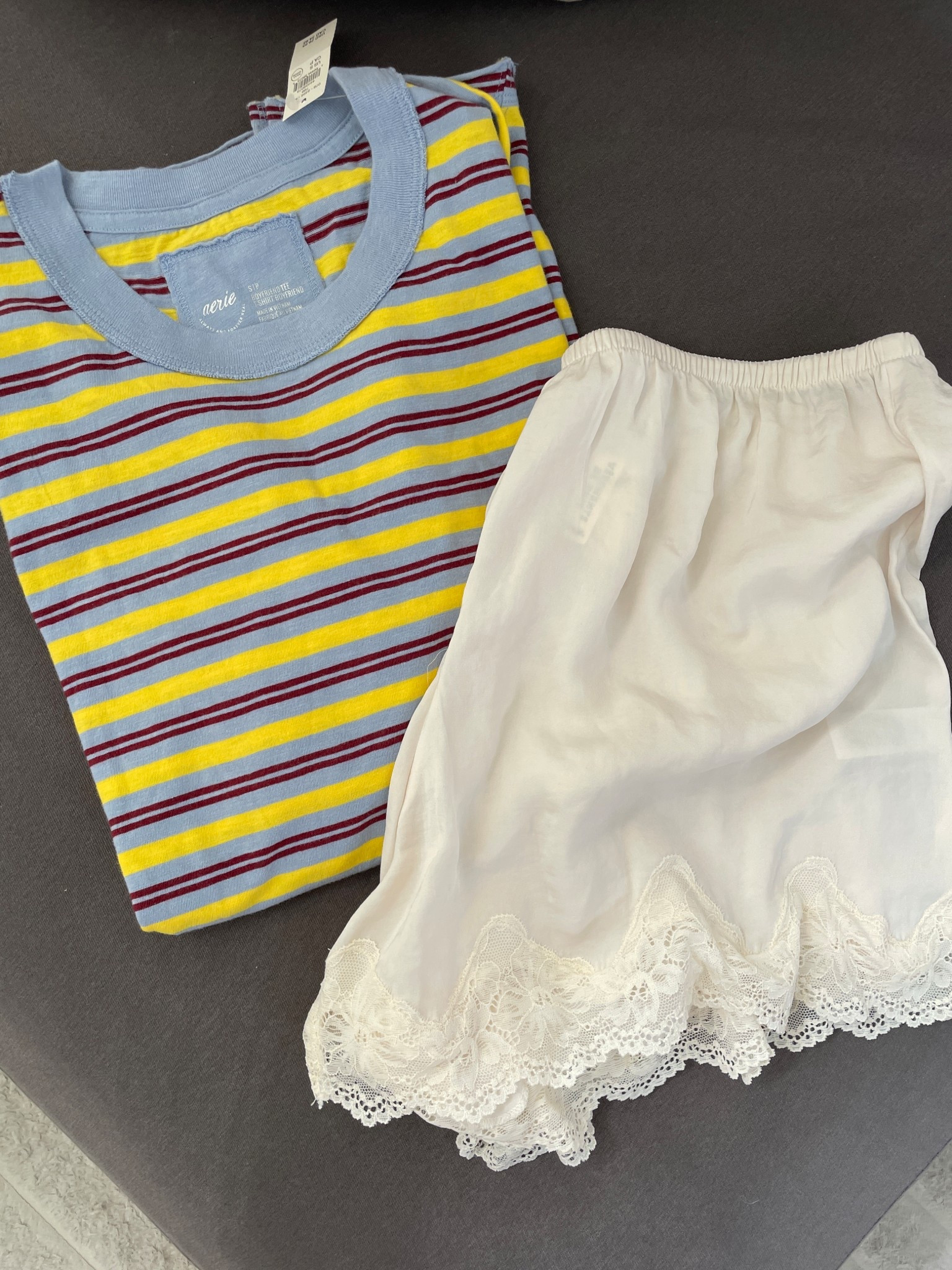 @Aerie oversized tee + lace shorts combo 🤌🏼 


#LTKxAerie