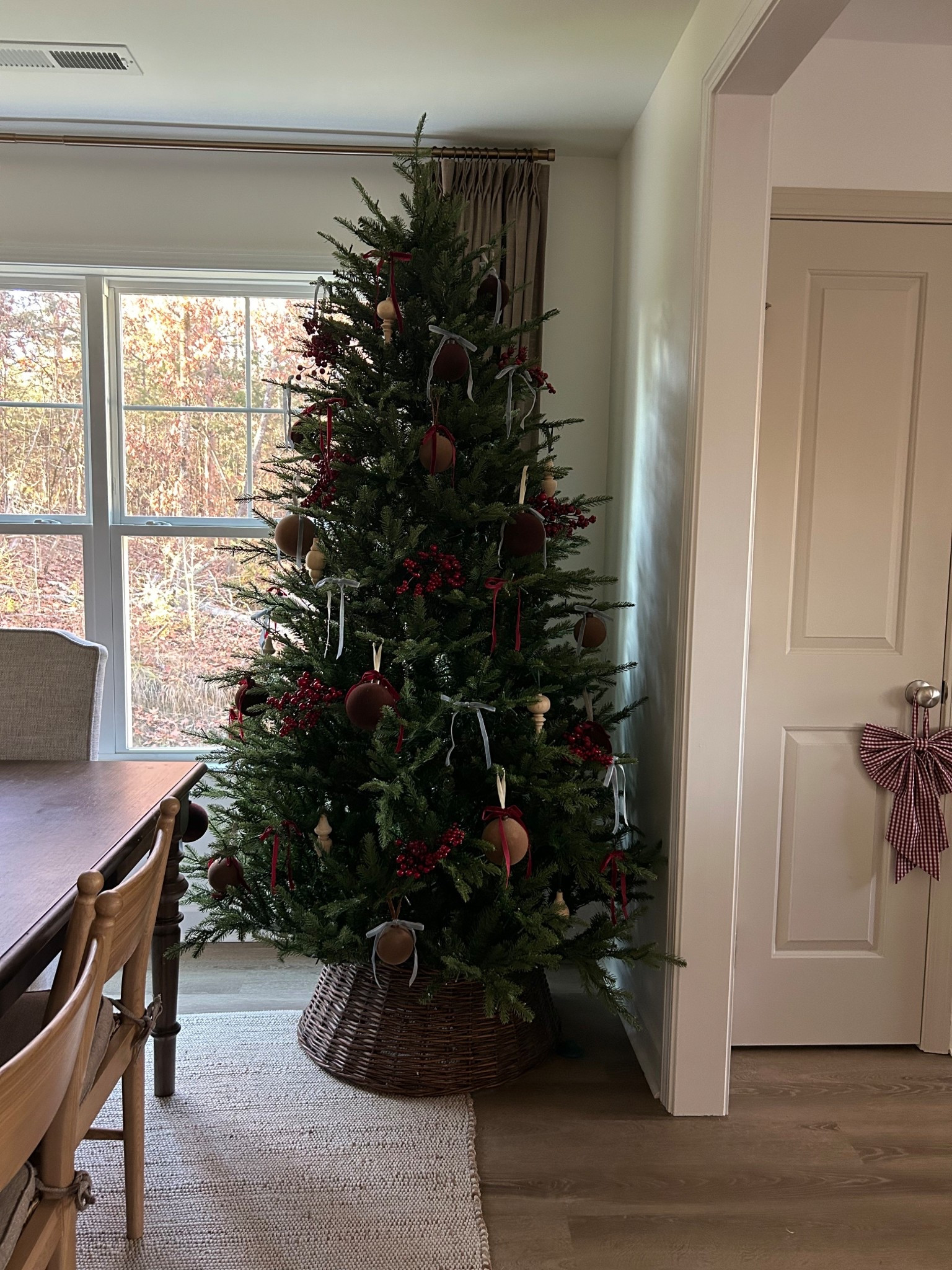 Finally got my tree decorated yesterday 🙌🏼 all from Walmart, Hobby Lobby, Amazon, and Target. Budget friendly! 

#LTKHoliday #LTKHome #LTKSeasonal