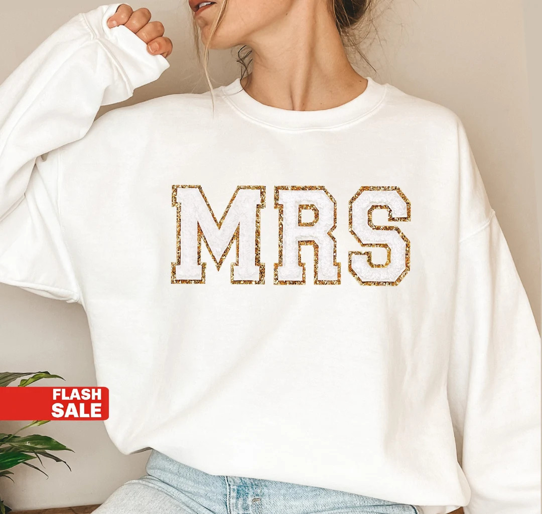 Mrs Sweatshirt, Bride Sweatshirt - Bachelorette Sweatshirt, Honeymoon Crewneck, Personalized | Etsy (US)