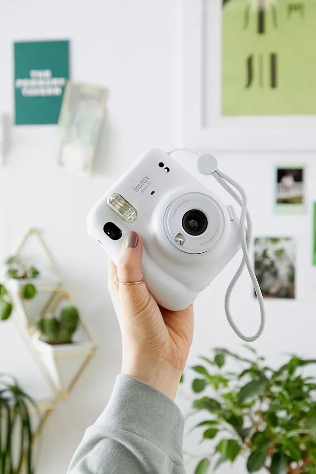 Fujifilm Instax Mini 11 Ice White Instant Camera | Urban Outfitters (EU)