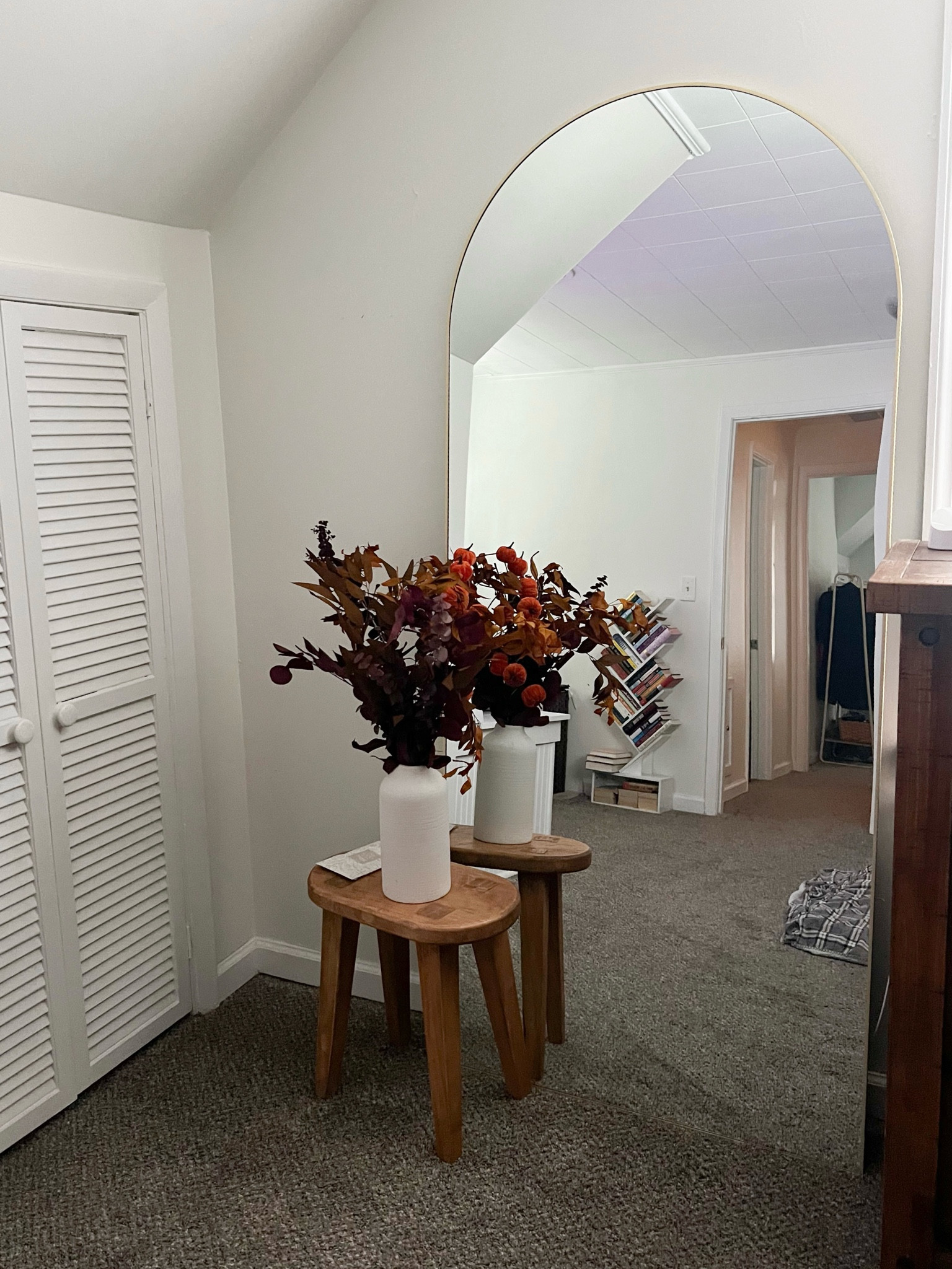 We are freshening up our room because it needs it. This cute table/stool  looks perfect in my room by my mirror with fall stems added to my new vase. Get details here!!! home ideas, target shopping, target home decor, fall ideas, fall decor, BrandiKimberlyStyle 

