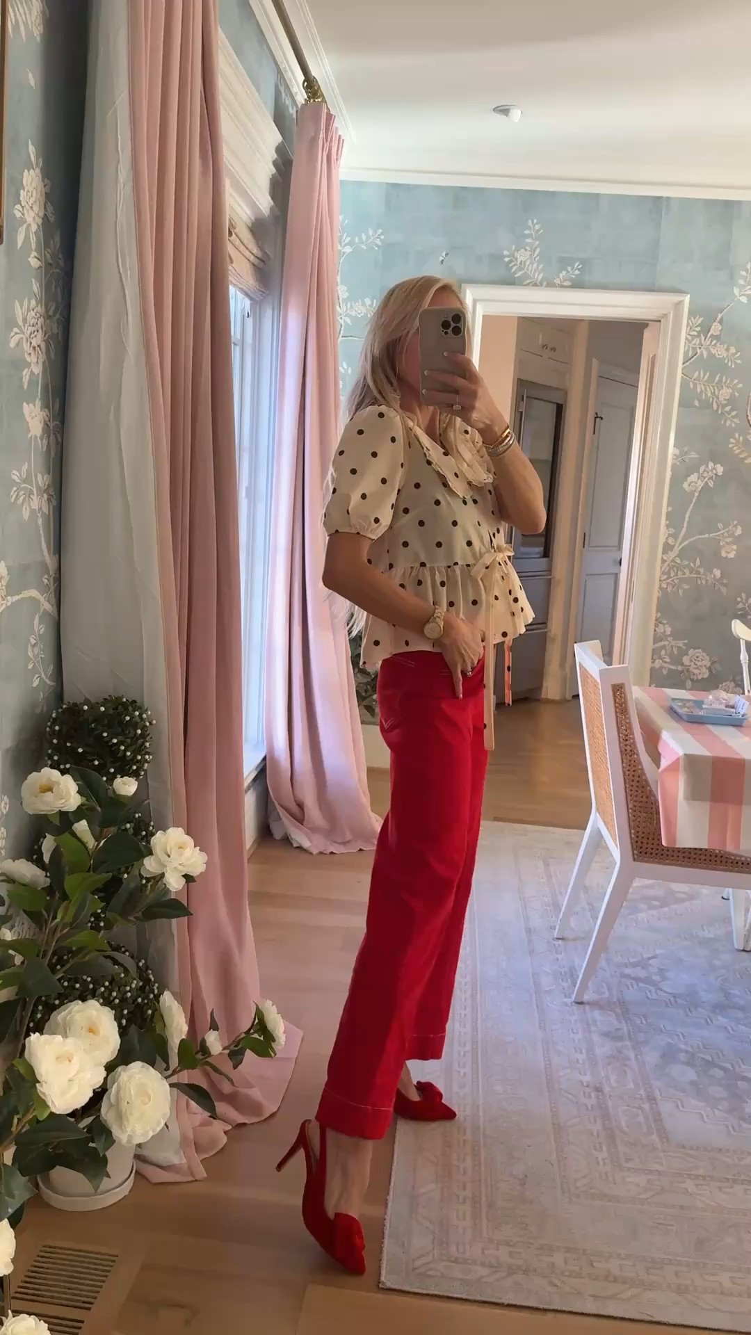 A little playful, a little bold 🤍 this polka dot blouse paired with red pants is one of those outfits that feels fun but still so wearable. Easy, happy, and perfect for days you want your outfit to do the talking. ❤️
#everydaystyle #momstyle #wearonrepeat