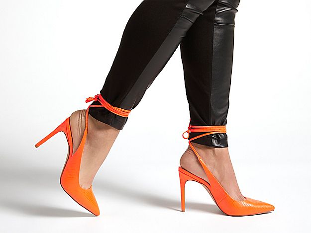 JLO JENNIFER LOPEZ Florella Pump - Women's - Neon Orange Reptile Embossed | DSW