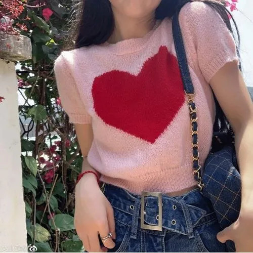 Maido - Short-Sleeve Heart Print Cropped Sweater | YesStyle Global