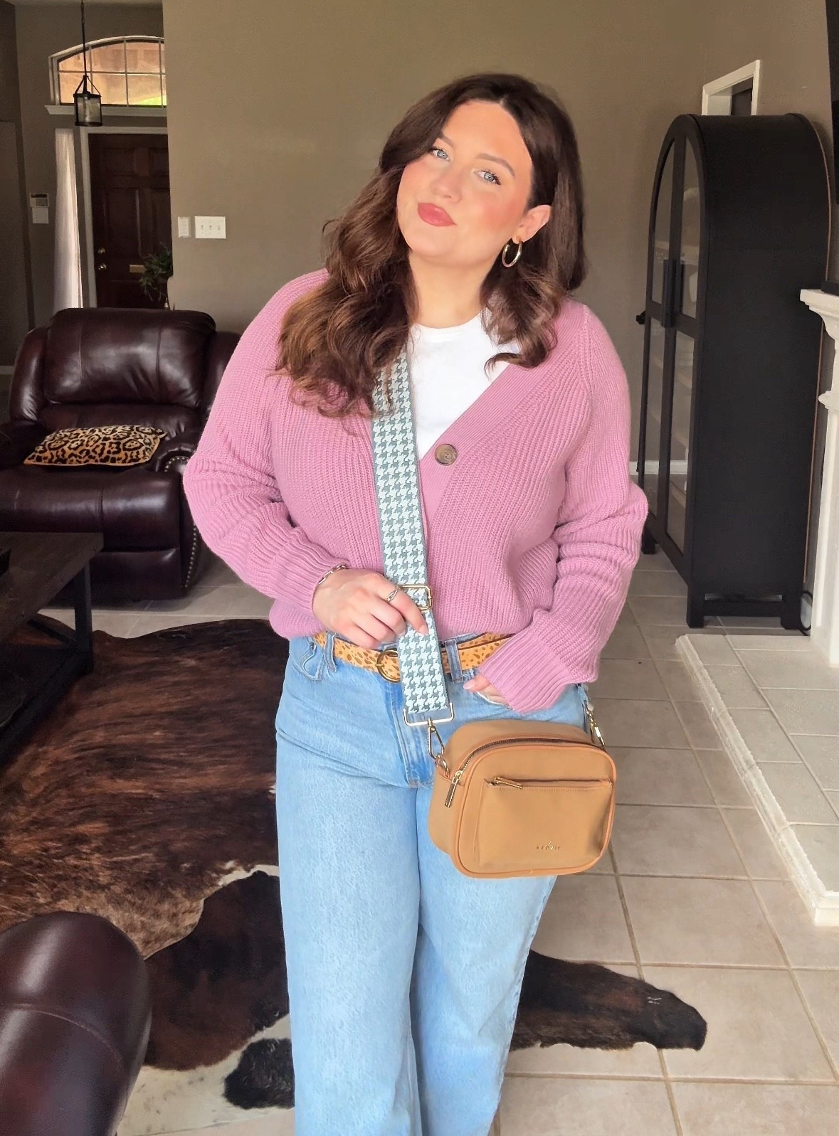 Fall errand outfit with a big chunky sweater and this perfect Kedzie purse! 

#LTKHoliday #LTKItBag #LTKStyleTip