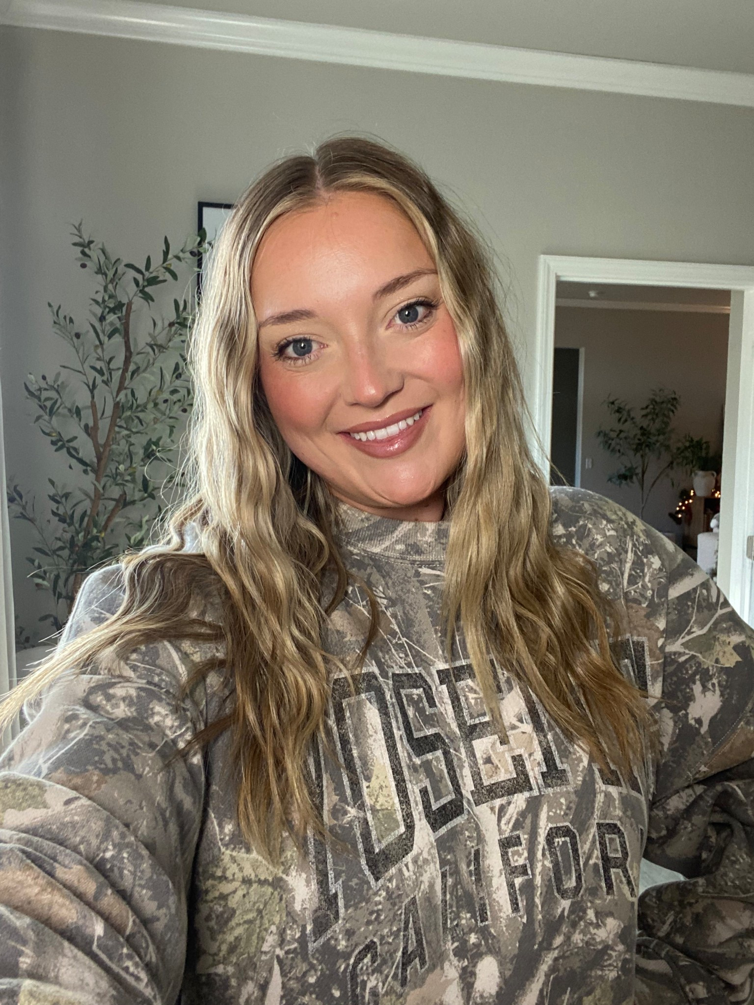 Soft Glam Makeup: 
Foundation- 210 Haus Labs
Rare Beauty brow gel
Concealer- Too Faced Marshmallow
Bronzer- LYS shade: Harmony
Blush- Rare Beauty shade: charm
Bronzer- Benefit Hoola
Blush- Patrick ta- shes a doll & shes blushing
Highlighter- Charlottes Tilbury - champagne glow
Makeup forever liners 
Urban Decay shadow- Cosmic
Setting powder- huda beauty- pound cake


#LTKgrwm #LTKBeauty