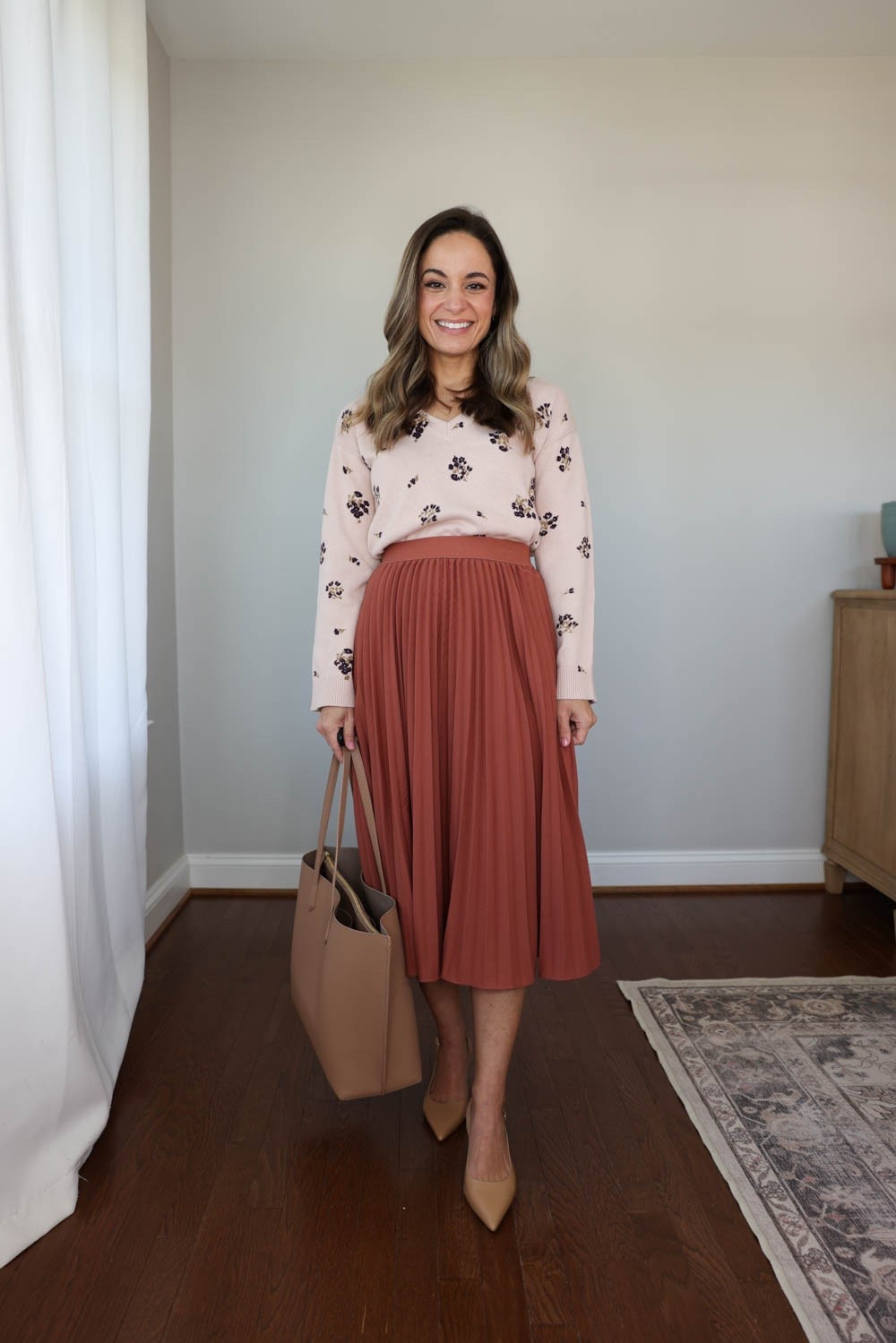 One week of outfits for work with skirts and dresses! 

Thursday 
Skirt (Amazon): small in brown 
Sweater (LOFT): petite xxs 
Shoes (Sam Edelman) 

Petite workwear, fall outfits, fall dresses, business casual outfits

#LTKPetite