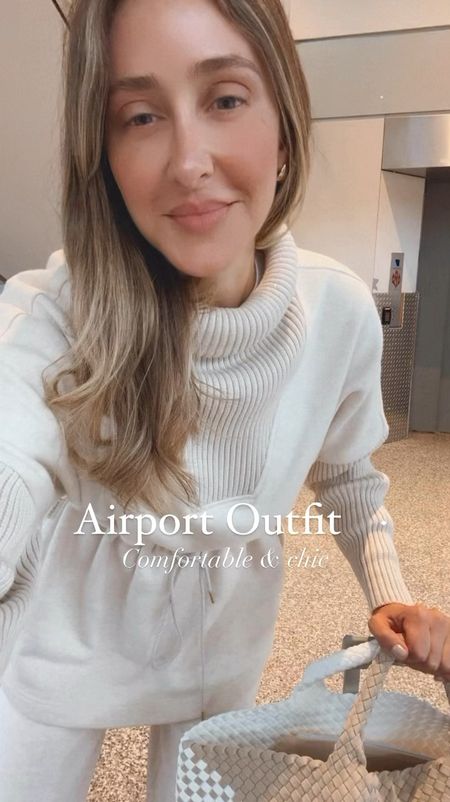 Airport outfit that I’m in love with. Super comfortable and chic. The best sweater ever, super flattering and perfect for traveling. 



#LTKstyletip #LTKSeasonal #LTKtravel