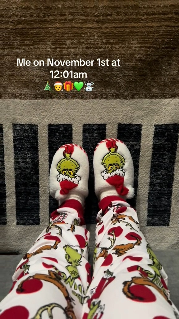 Grinchmas 💚

#LTKHolidaySale #LTKSeasonal #LTKHoliday