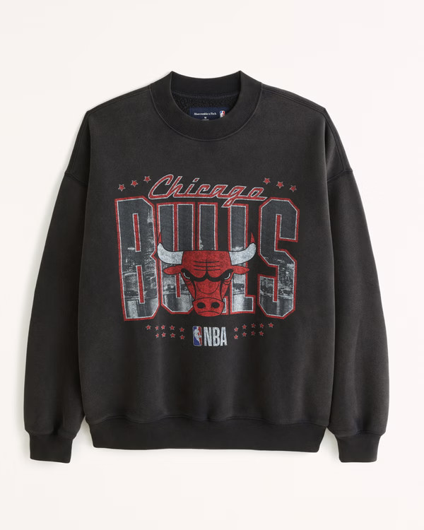 Chicago Bulls Graphic Crew Sweatshirt | Abercrombie & Fitch (US)