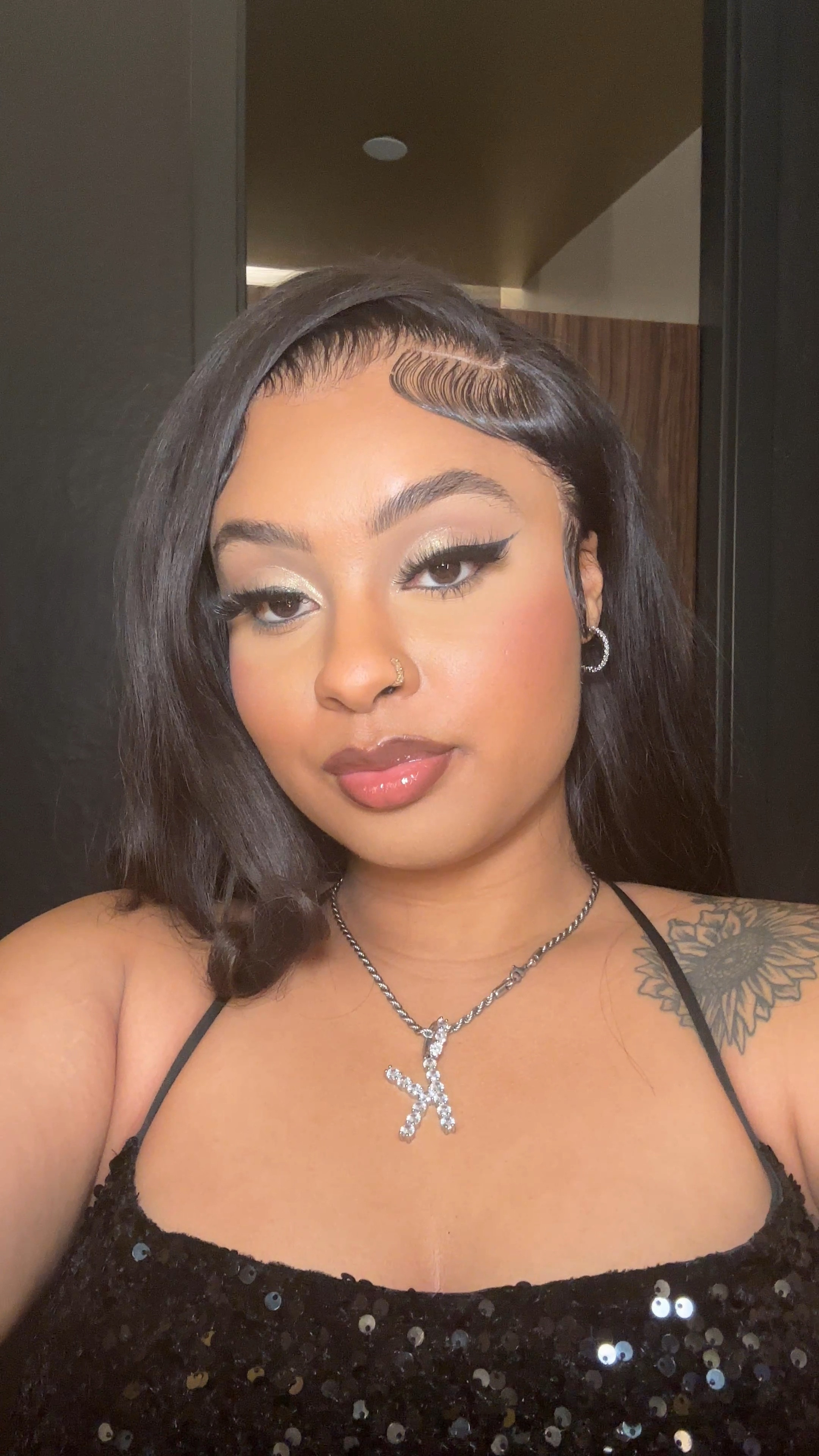 Can never go wrong with a side part 😍