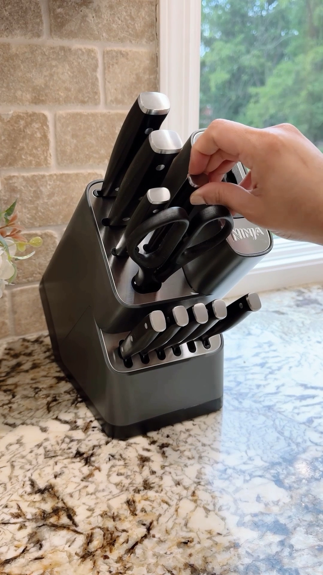 Stainless steel knife block with sharpener @walmart #WalmartGift #WalmartHoliday

#LTKHome #LTKGiftGuide #LTKSaleAlert