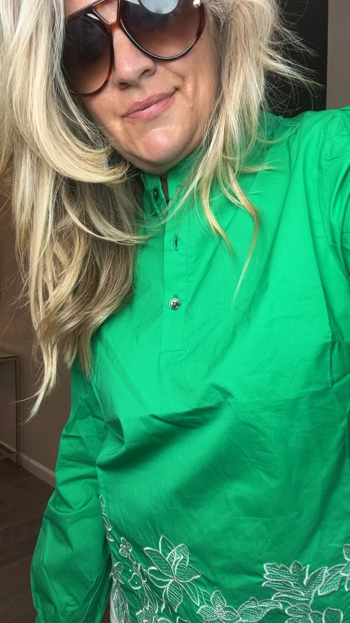  ✨Tap the bell, save and ❤️ for over 40 fashion, midlife style, midsize fashion and luxury looks for less. 

Code Lindsey15 for extra 15% off

I spent years sucking it in. Hiding. Avoiding bright clothes. And one day I just… stopped. 🤍 This is my midlife belly. Size 10/12. 47 years old. And even with my recent 10 lb  weight gain, I have never felt more like myself in these pieces .👯‍♀️ Save it, share it, spread the word, midlife comfort starts here. 

#midlifebelly #over40fashion #midsizestyle #bodyconfidence #over40andmidlife 

Follow my LTK @Over40andmidlife on the @shop.LTK app to view this post and get my exclusive app-only content!

#liketkit 
@shop.ltk
https://liketk.it/62bE6

#LTKOver40 #LTKMidsize #LTKSaleAlert