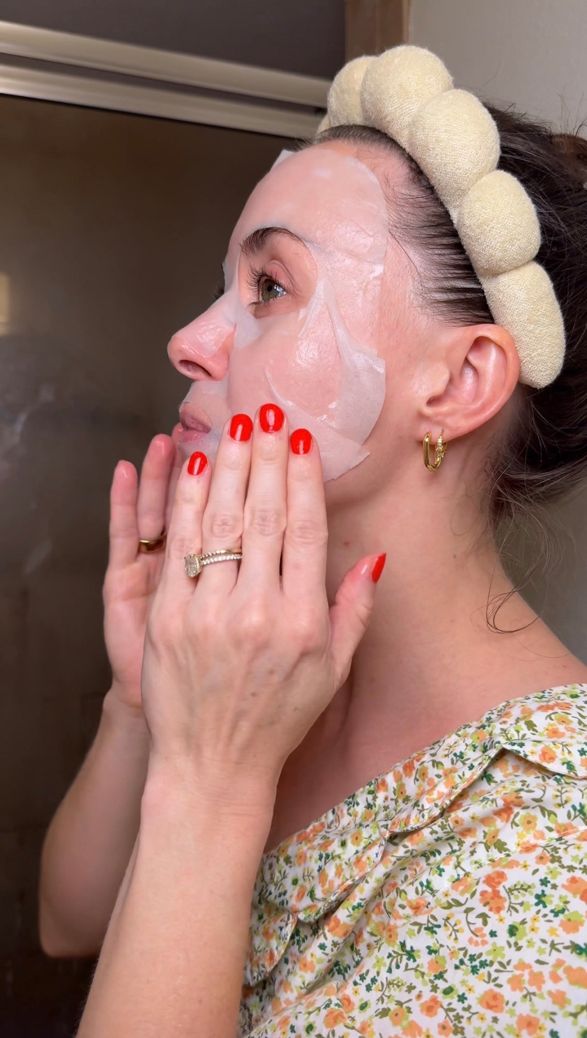 skincare finds lately 🤍 I’ve been trying these masks from Smoothies and love how simple they are to use. The sheet mask is perfect for a quick skin reset, but the wrinkle patches are my favorite. They’re so thin and nearly invisible for a much more *aesthetic* wrinkle routine.

If you’re looking for effective skincare that fits into busy mom life, and these are such a simple addition. 🫰 

Comment “WANT” and I’ll send you the links!

low tox skincare, clean skincare routine, wrinkle patches, invisible wrinkle patches, anti aging skincare, sheet mask routine, skincare for moms, simple skincare routine, holistic skincare, skincare for busy moms, skincare reset, morning skincare routine


#LTKmomlife #LTKBeauty #LTKselfcare