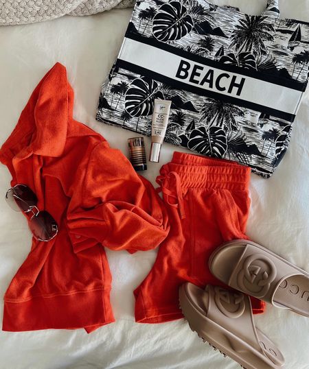 Comfy vacation set! Love this pop of color. I wear small in both top and bottom. They cloth lounge set!
Also these tote bags are the cutest and just $20! 7 prints! 


Vacation style. Beach look. Pop of color. Matching set. Sandals. Beach bag  

#LTKswim #LTKunder100 #LTKtravel