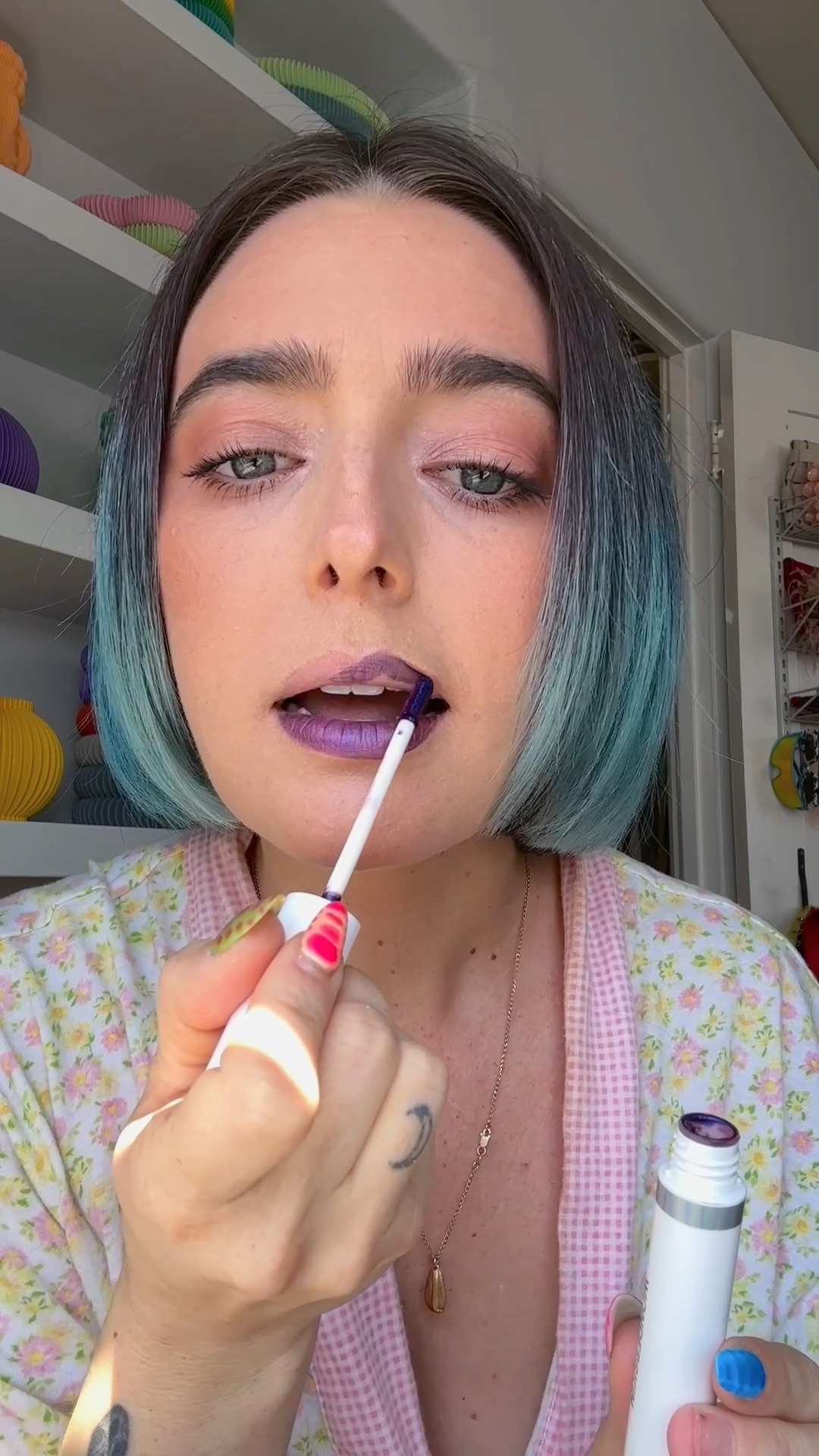 what sorcery is this?!? 🤣👏💖

Champagne tries Wonderskin lip stain in the color Crush, a matte natural coral color. Waterproof peel off masque. 

#beauty #makeup #makeupaddict #lips #lipstain #wonderskinbeauty #wonderskin #lipstains 

#LTKbeauty #LTKFestival #LTKstyletip