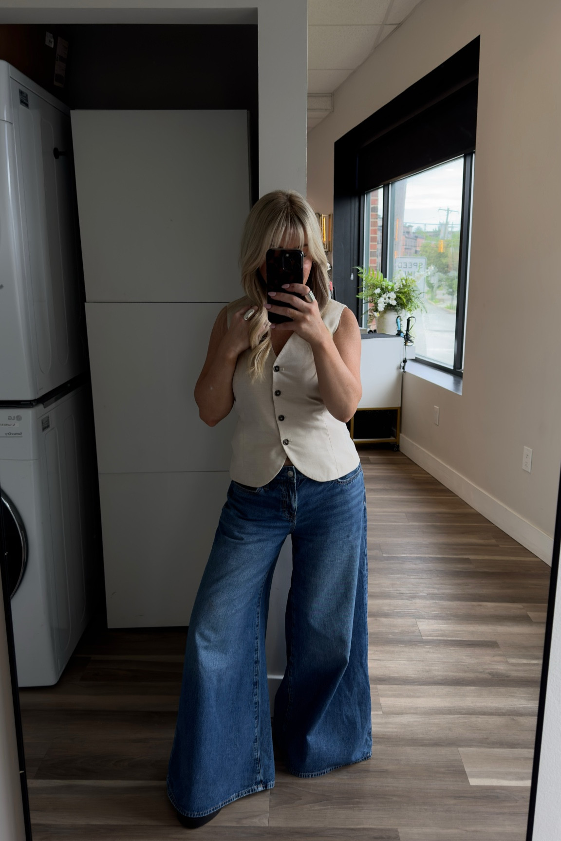 Vest size small 
Wide leg low rise American Eagle jeans size 26 
Platform thing sandals size 7