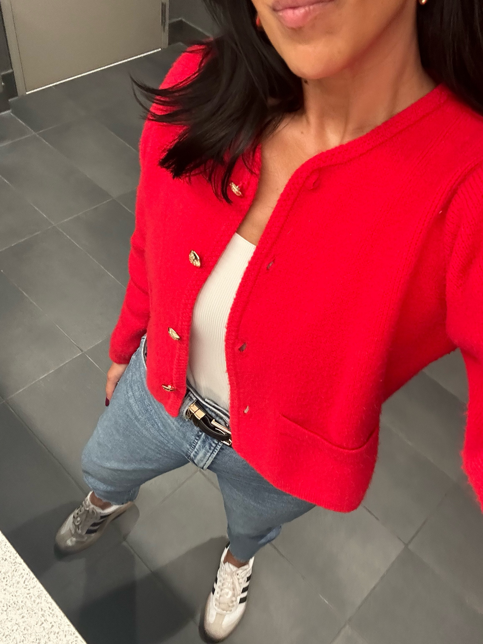 Red cardigan goals 😍

Cardigan - TTS
Jeans - sized down one


#LTKStyleTip #LTKSaleAlert #LTKFindsUnder100