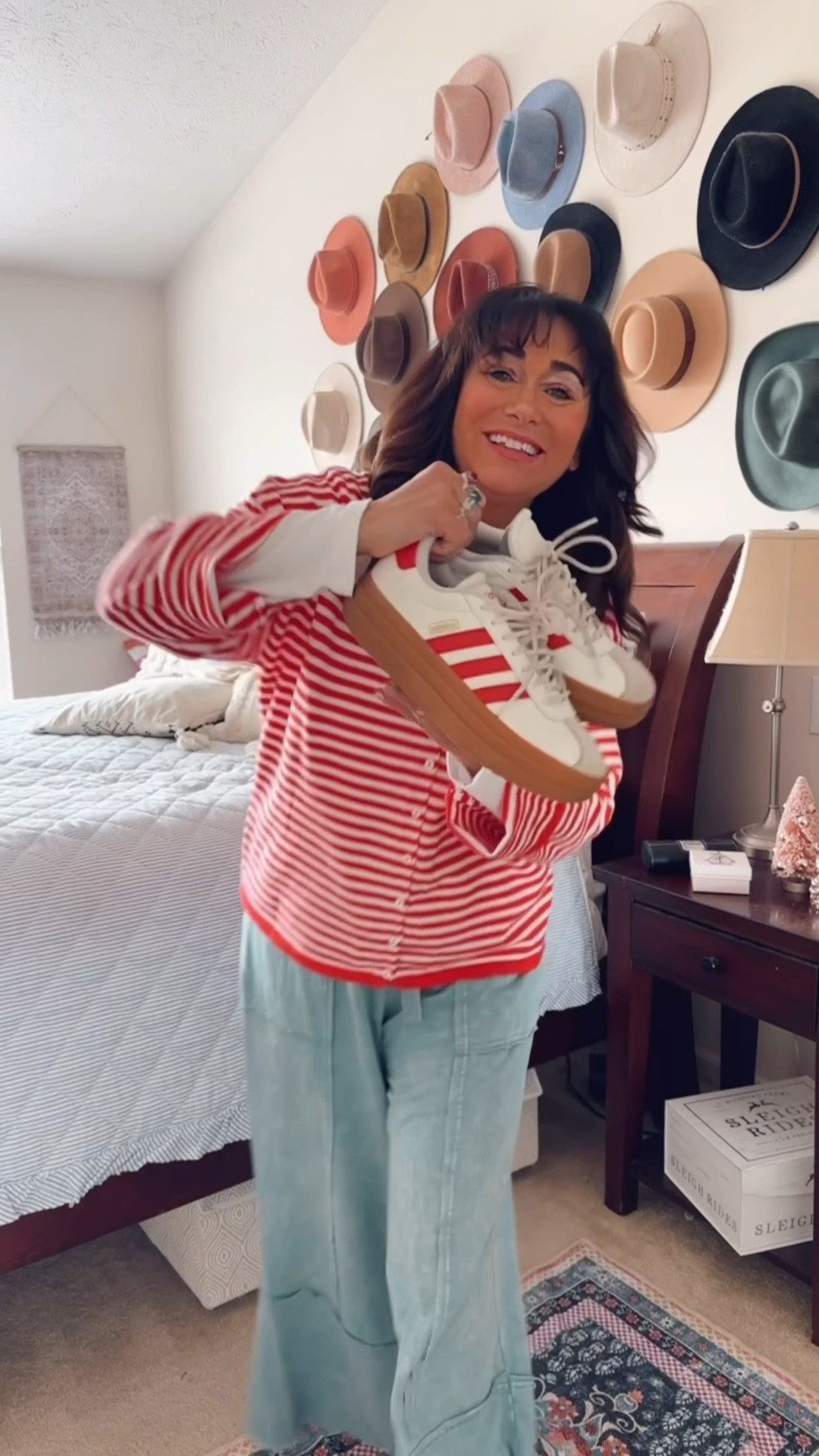 Sweater arrives before Christmas and comes in other colors linked down below!

Runs tts holiday sweater// arriving before Christmas 

#LTKHoliday #LTKSeasonal