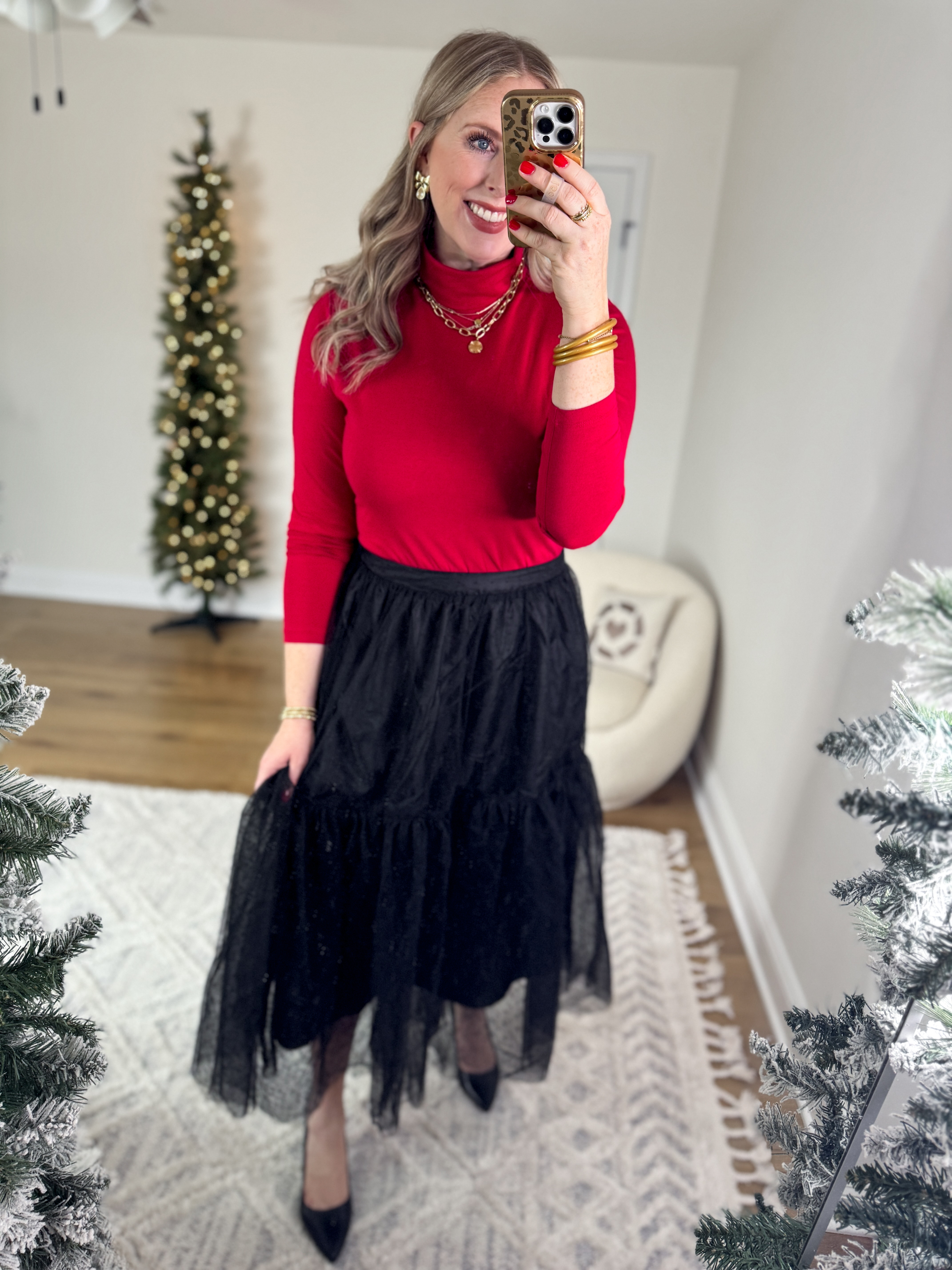 Weekend Walmart Wins try-on!
Red turtleneck- medium 
Tulle skirt- medium 

#LTKFindsUnder50 #LTKHoliday #LTKStyleTip