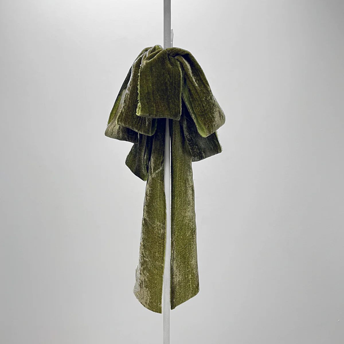 Moss Green Raw Edge Silk Velvet Velvet Lux Drape Loop Bow | Darby Creek Trading