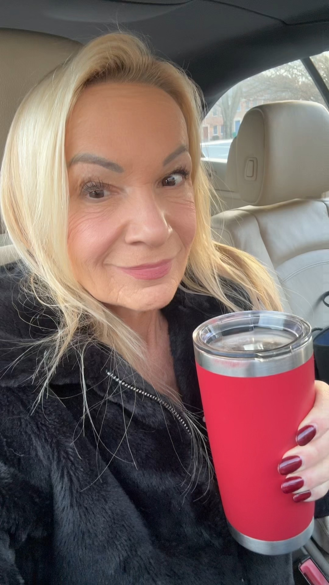 SMART SEXY COFFEE ☕️☕️

Upgrade your morning coffee with the addition of collagen and creatine. I add one scoop of vanilla collagen and one scoop (5 grams) of creatine for better skin, nails, hair,
brain and body! Plus a whopping 18 grams of protein. Yes please!!

Collagen supports firmer skin, stronger nails and hair and healthy connective tissues. The added Tremella boosts skin hydration for a sexy glow.

Creatine has so many benefits for our bodies AND brains, and has definitely helped me build a better booty (at 59!)




xoxo
Elizabeth 


#happyhealthyandhot 

#LTKActive #LTKdayinmylife #LTKfitnessgoals