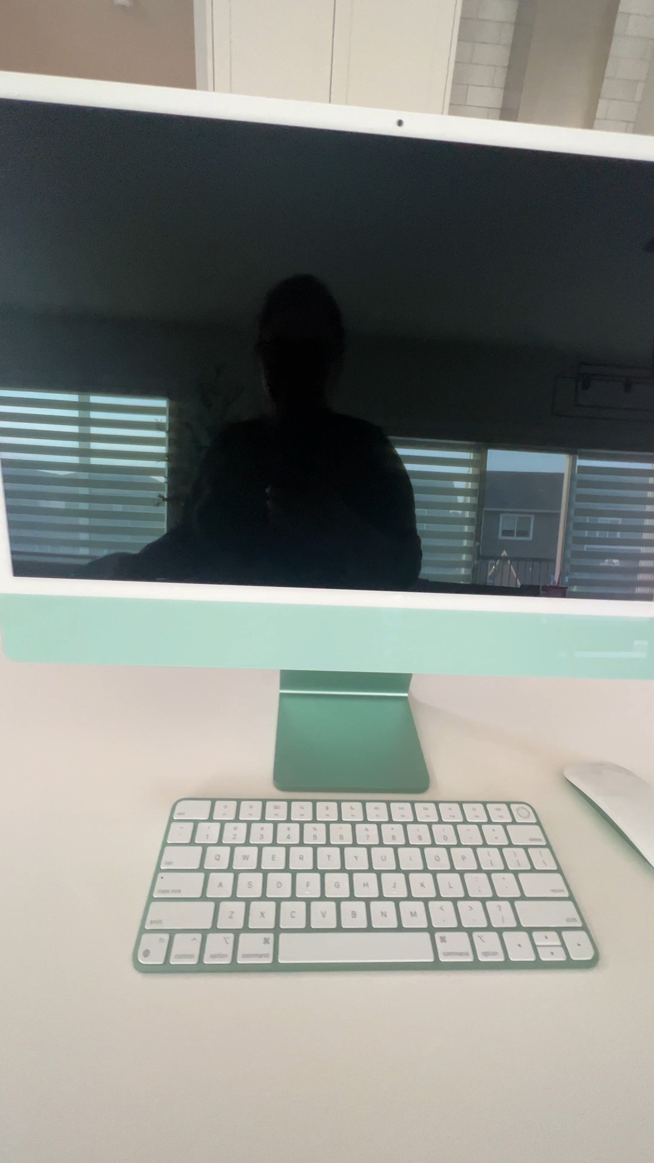 Green iMac 🍏

#LTKGiftGuide #LTKhome #LTKVideo