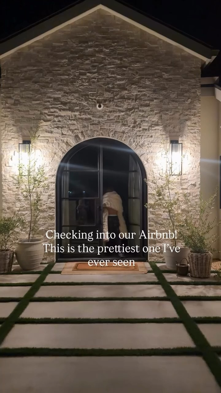 Checking into our Airbnb!
This is the prettiest one I’ve ever seen