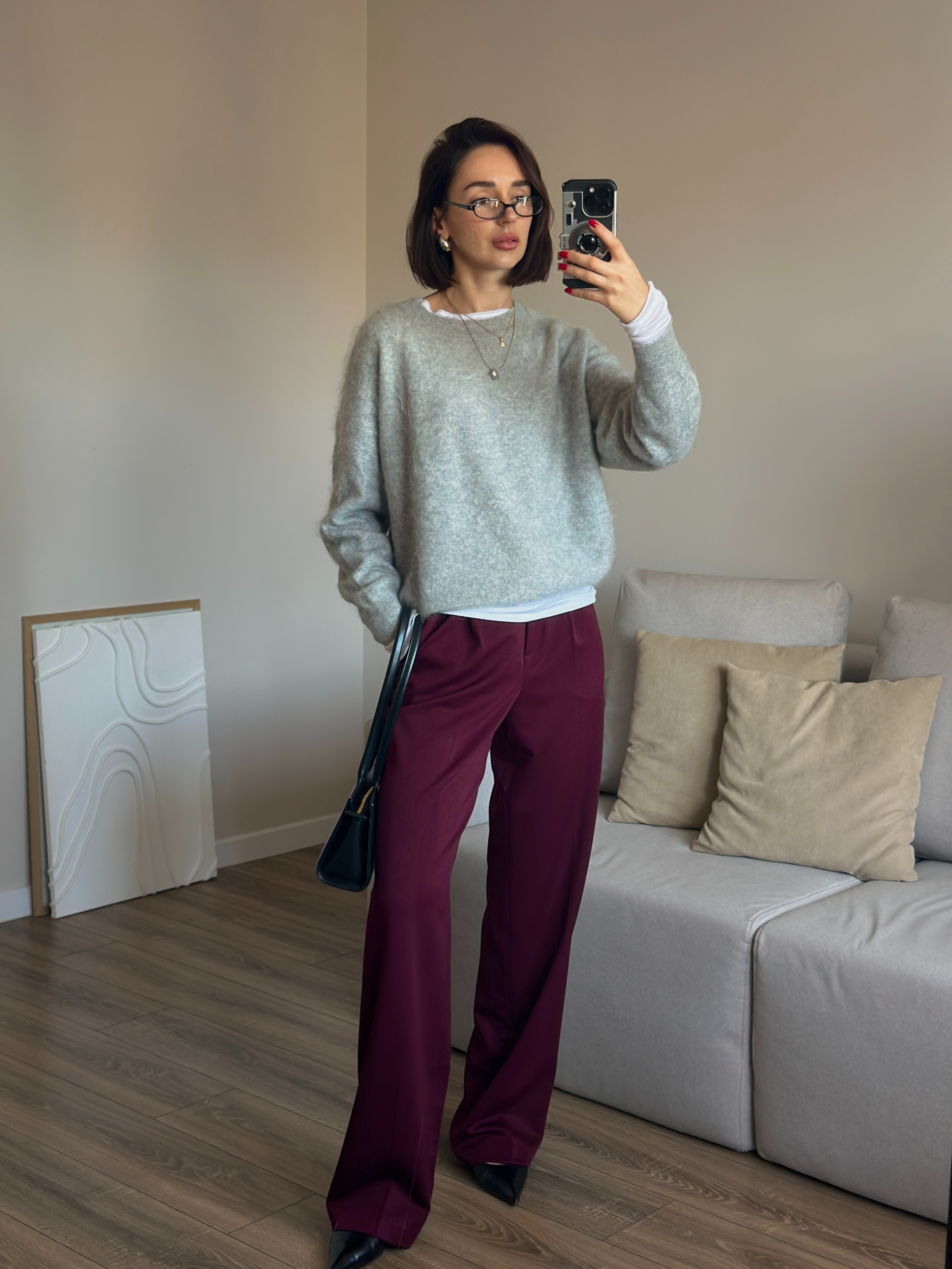Grey and burgundy is one of those combinations that never goes out of style. It’s calm, but at the same time bold and elegant.
 

 #LTKSeasonal #LTKStyleTip #LTKWorkwear