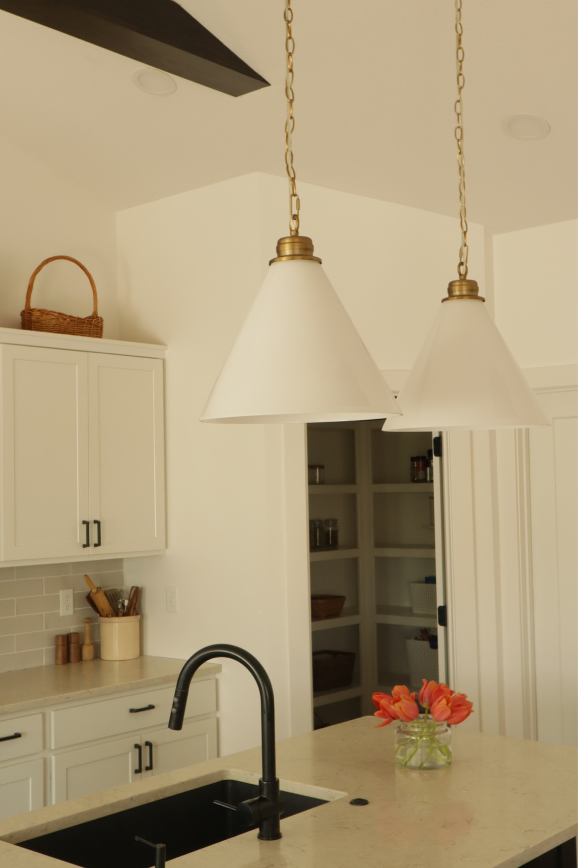 After what feels like years of searching, I finally found the perfect pendant lights for my kitchen island 🤍 and they’re under $100!

#LTKhome #LTKfindsunder100 #LTKsalealert