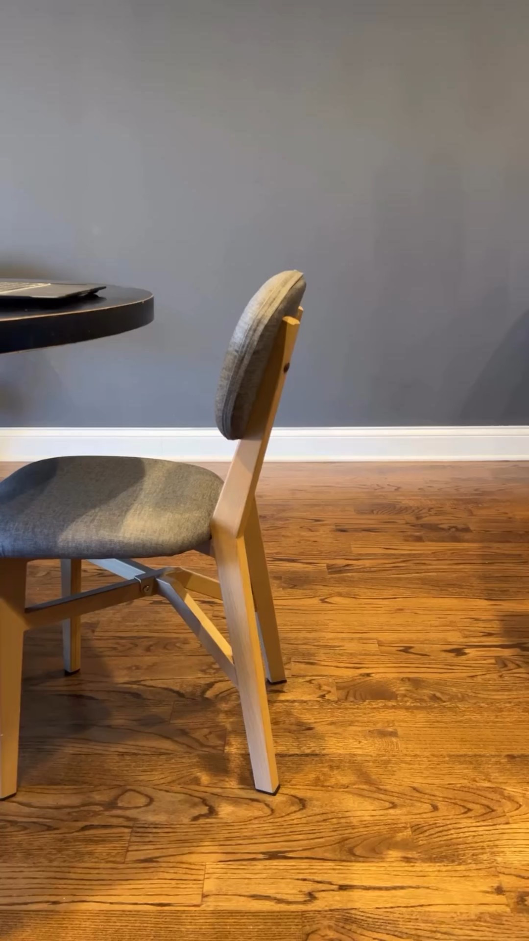 If you want to upgrade your chairs this year, you have to check out the STOME Lunea Kitchen Chair, 3 colors (Ivory, Beige, Gray)

Made from beautiful PU leather is stain-resistant and easy to clean.
Easy to install and they are made from a sturdy steel frame with a wood grain design finish.
Designed with a streamlined backrest and a plush seat cushion, this chair naturally supports your body, delivering the ultimate comfort for dining, working, or relaxing.

SHOP IT https://www.amazon.com/dp/B0G2RMJXHX

#Prefabricateddiningchair #Knockdowndiningchair #Assemblydiningchair #Leatherdiningchair #Steeldiningchair
heavyweightchair