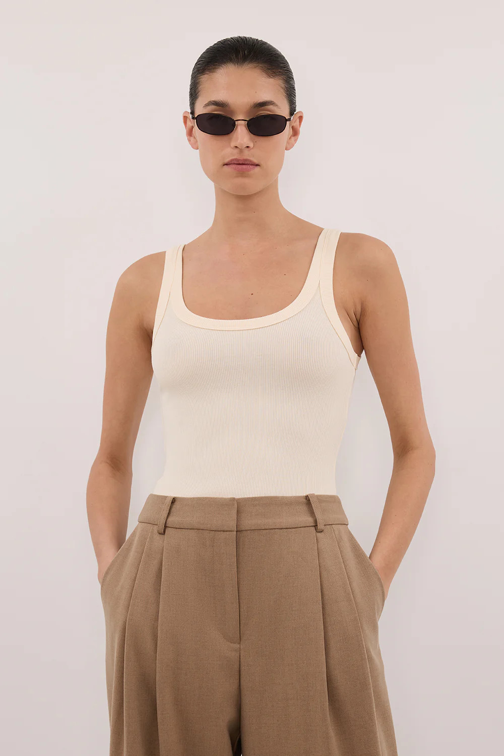 PHOEBE SANDSTONE SCOOP NECK TANK TOP | DISSH