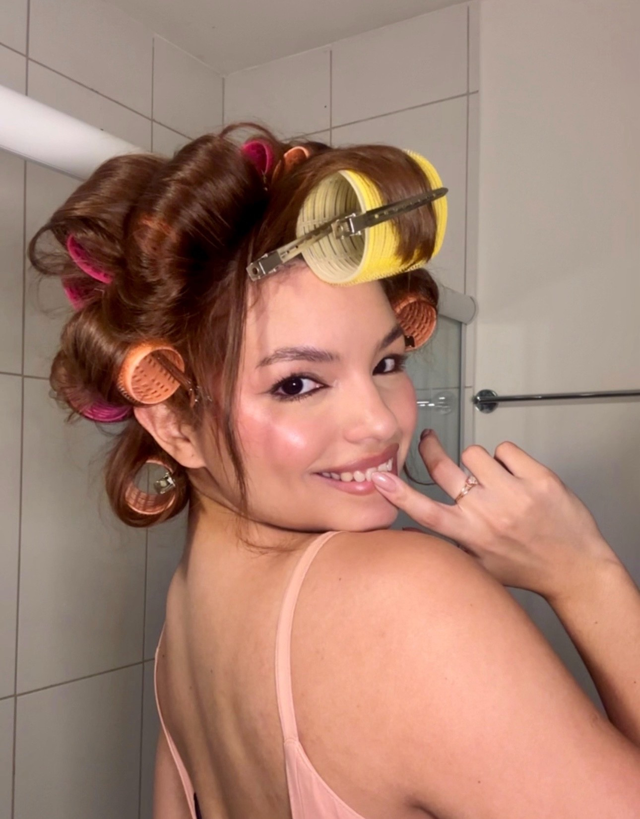 O Conjunto de Bobes que eu tenho e uso no cabelo! Sempre uso o N°7 (o amarelo) na franja, pra deixar ela modelada mas sem ficar enrolada

#LTKbrasil #LTKbeleza