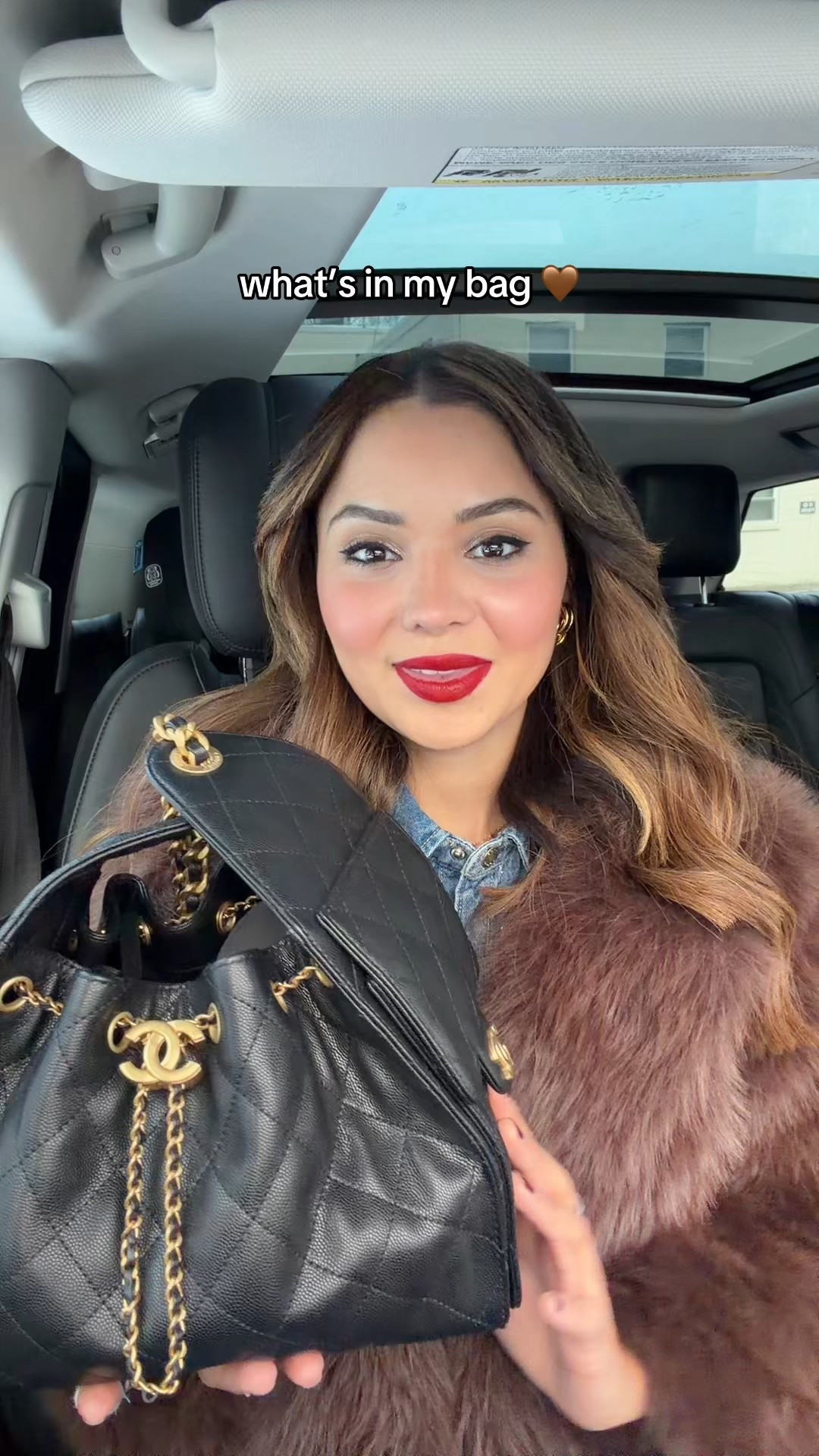 What’s in my bag 🤎