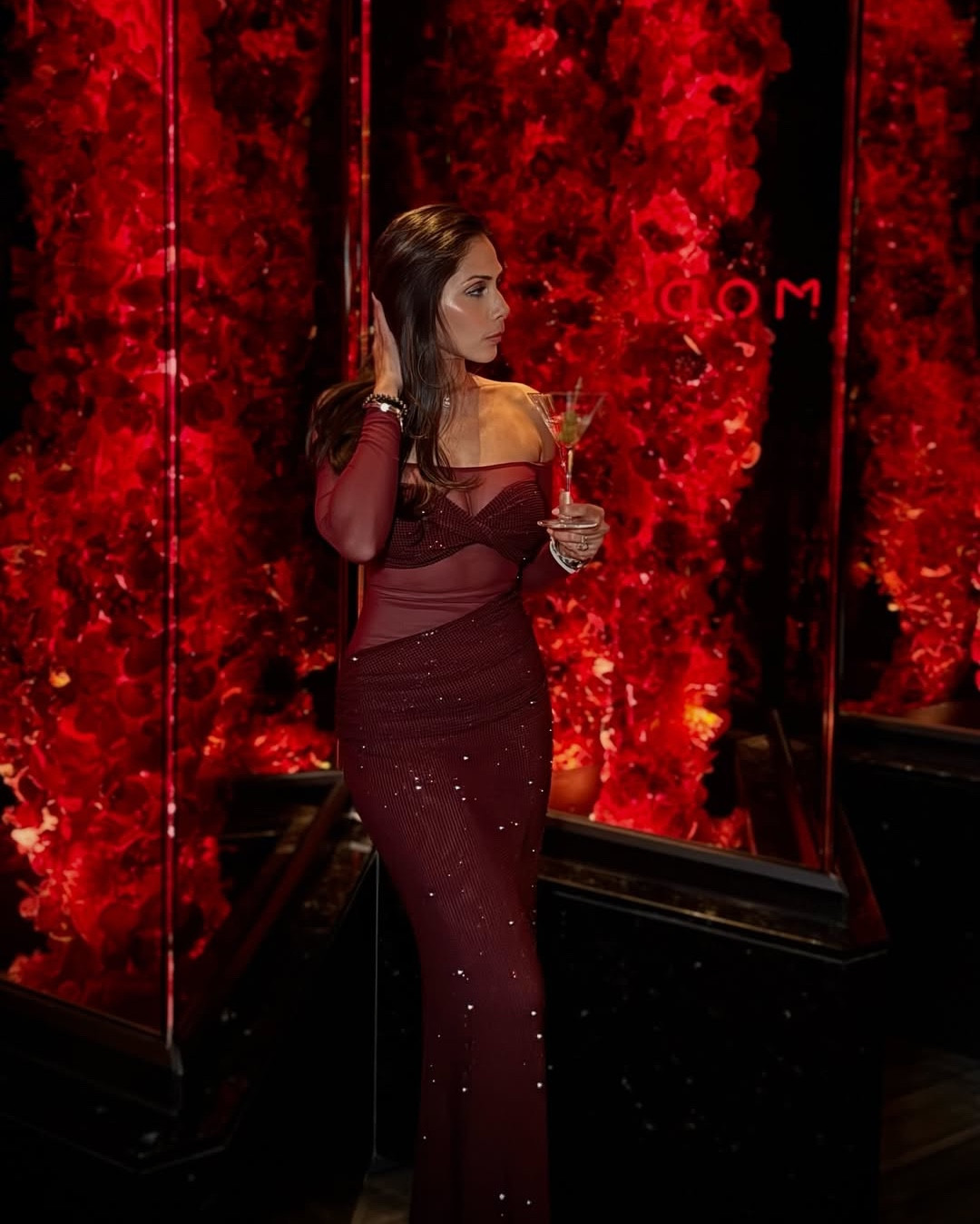 Feeling elegant in the Dallas One Shoulder Mesh Maxi Dress – Burgundy from MESHKI ❤️
This striking maxi dress features an asymmetrical neckline and chic one‑shoulder design with contrasting jersey and mesh splicing that flows beautifully with every step. Perfect for evening events, date nights, or formal occasions, the gathered overlay and flattering fit create a timeless, sophisticated look.
Crafted with quality fabric and designed with confidence, this is a wardrobe staple for your next glam moment.
Shop this burgundy maxi dress from my LTK — link above!

#LTKdayinmylife #LTKHome #LTKmorningroutine