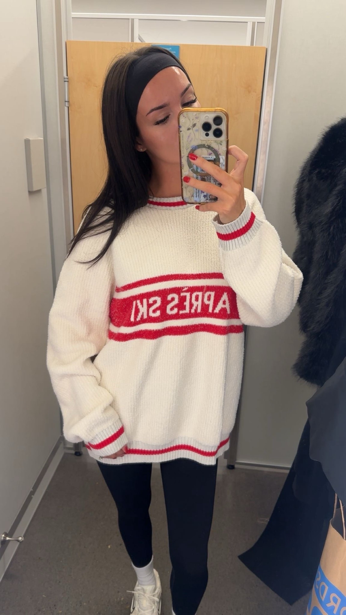 This cozzzzy bear foot dreams sweater, it’s sooooo soft 😍 I sized up for a cozy oversized look! I’m wearing size 4 for reference 

#LTKHoliday #LTKGiftGuide #LTKSeasonal