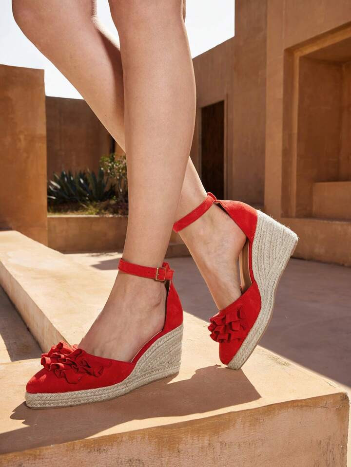 Red Wedge Sandals With Flower Detail, Closed Toe | SHEIN