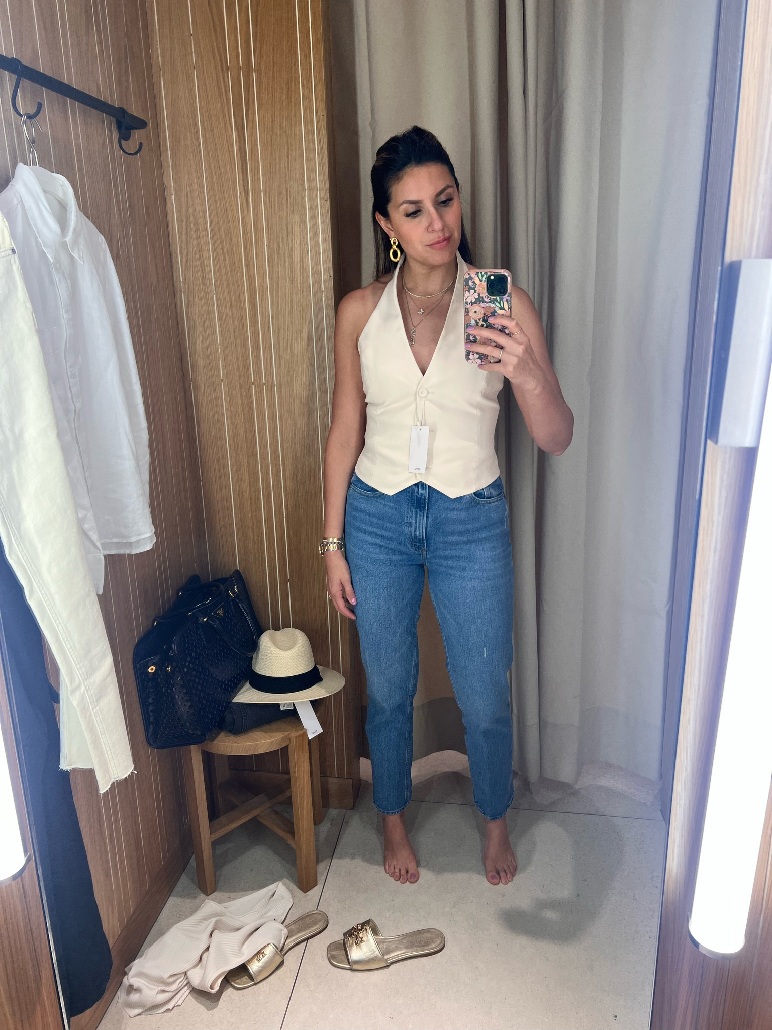 Backless cream vest + jeans = 👌🏼

Date night, girls night, concert — if you’re looking for an outfit, this is it! The price point on this vest is under $60 and the quality is spectacular! Pair it with some sexy heels and you’re ready!

#concertoutfit
#datenightoutfit
#gnooutfit

#LTKStyleTip #LTKFindsUnder100 #LTKTravel