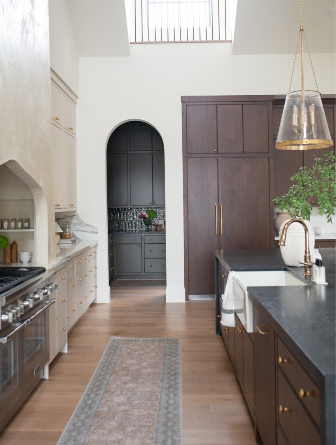Our kitchen runner details! @loloi it's the rifle paper company in the sage/green