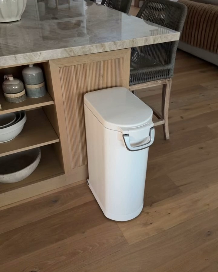 Pet owners listen up!! This food container is amazing! This is the XL and it holds up to 44 pounds! They smaller sizes too.

#LTKHome #LTKmomlife