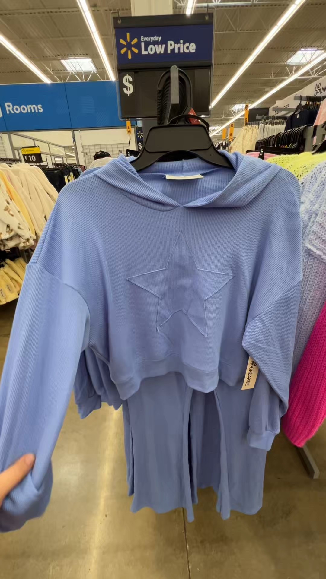 This star hoodie + foldover flare set is giving comfy but cute ⭐️ Soft, stretchy, and perfect for lounging or errands. Linked!

#LTKFindsUnder50 #LTKActive #LTKSeasonal