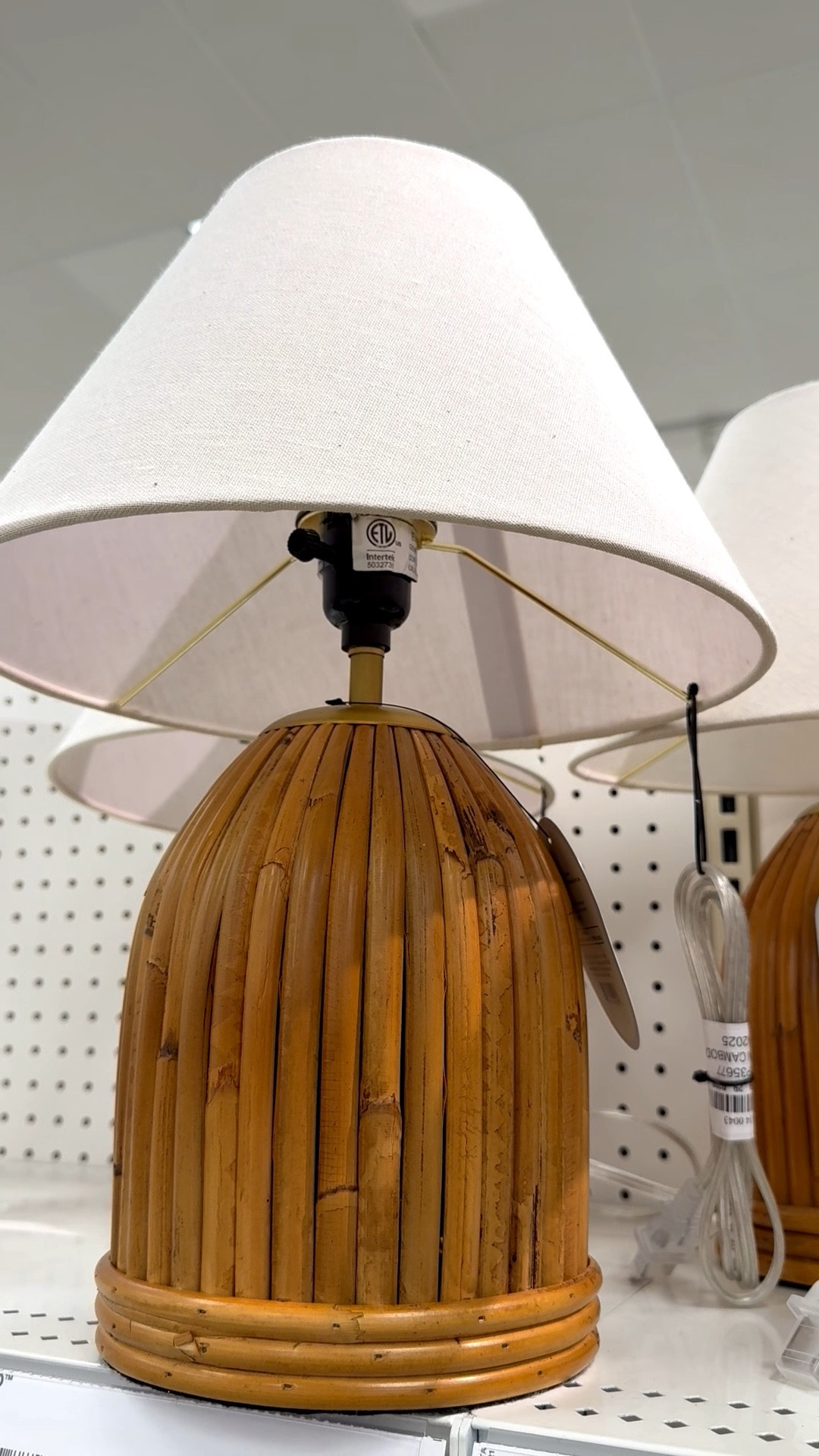 This table lamp with a woven design using natural materials is so earthy and gives a beachy cottage feel…even if you’re nowhere near the ocean. Comes with a white lampshade. It’s perfect for an entryway, sideboard, and nightstand.  🌊

#tablelamp #naturalmaterialslamp #woventablelamp #entrywaylight #kitchencounterlamp #target #nightstandlamp #woodlooklamp #woodlamp

#LTKSeasonal #LTKHome