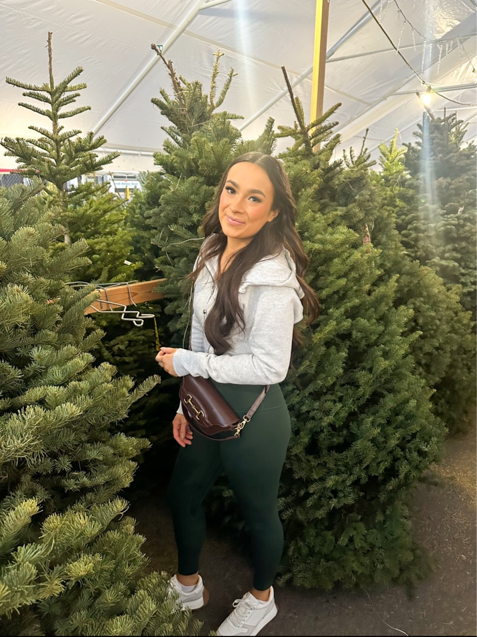 Christmas tree picking outfit - super comfy lululemon 

#LTKHoliday #LTKSeasonal #LTKGiftGuide