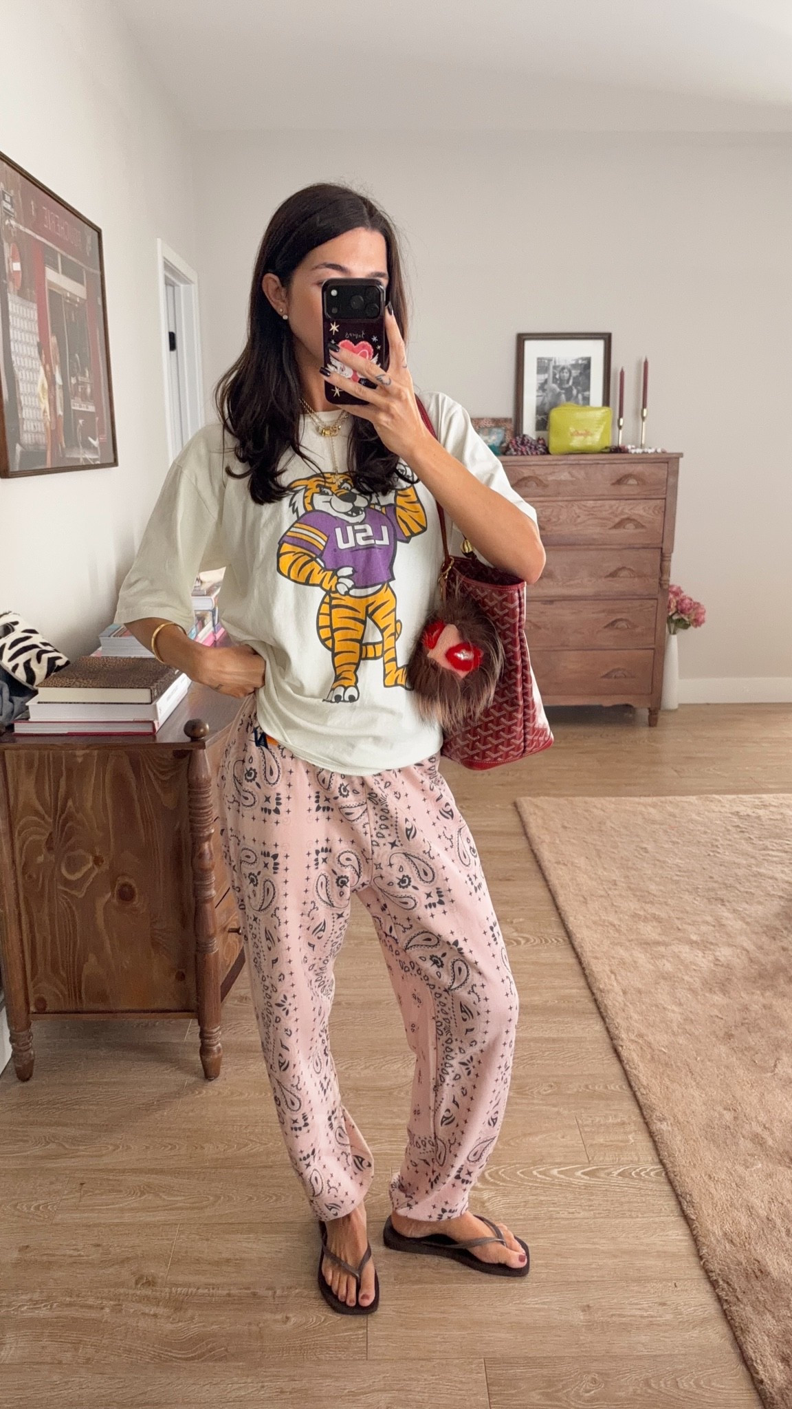 Comfy Pilates outfit! XS and T-shirt, it runs very oversized! M in joggers!