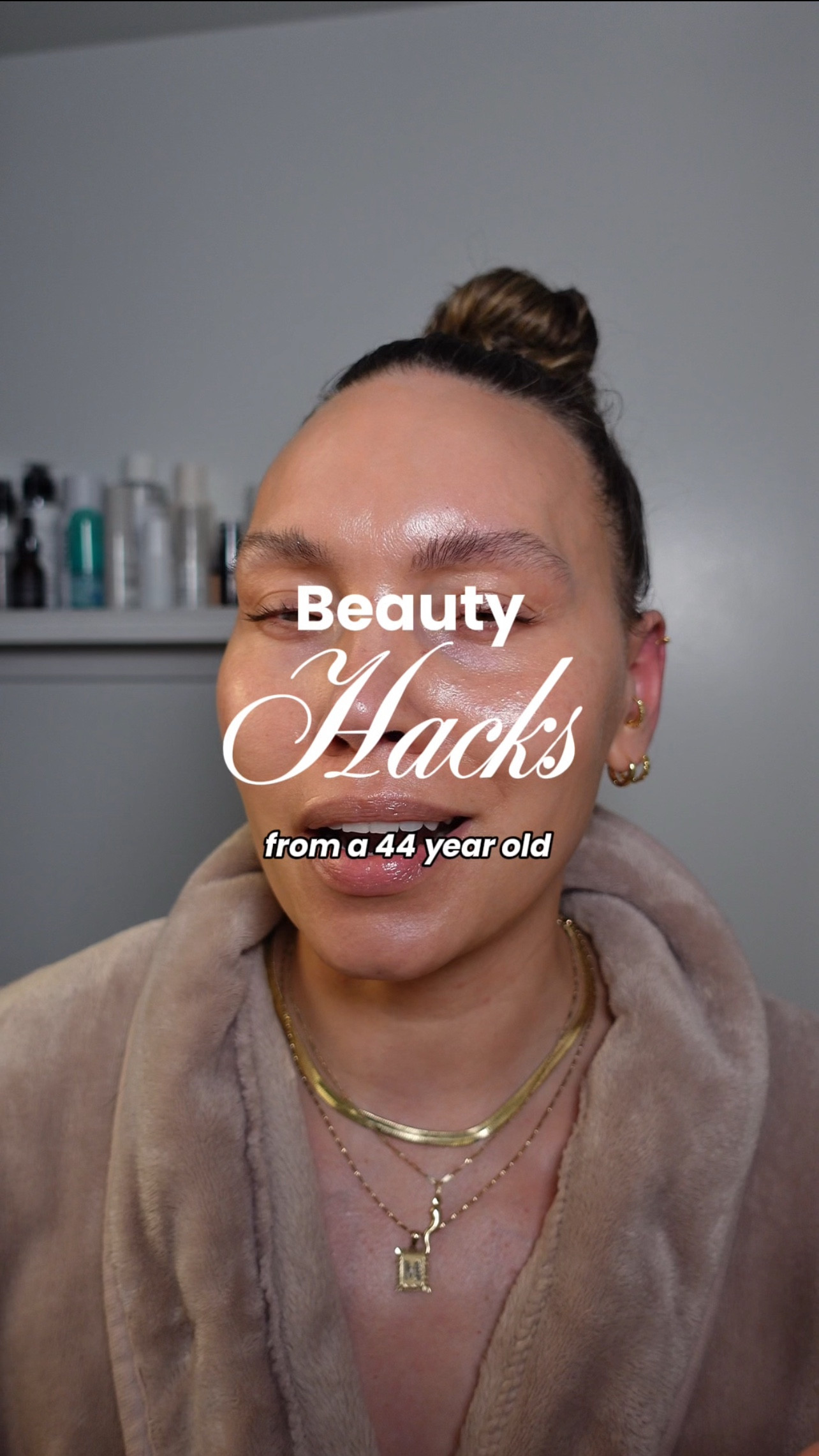 My Favorite Beauty Hacks Part 1:  Exfoliating Washcloths 

These washcloths keep your skin incredibly smooth and soft, even in those hard-to-reach places like your back! They perfectly prep your skin so oils, lotions, and creams just glide on and absorb effortlessly.

Dealing with back breakouts? Just add a body wash with Salicylic Acid or Benzoyl Peroxide and watch those blemishes clear right up!

They're not winning any beauty contests, but they GET. THE. JOB. DONE. And your wallet will thank you too.

Massage therapists to friends giving me a hug—everyone is always shocked at how soft my skin is.✨

So tell me—are you still using regular washcloths? Trust me, your skin deserves an upgrade! 

#LTKOver40 #LTKBeauty