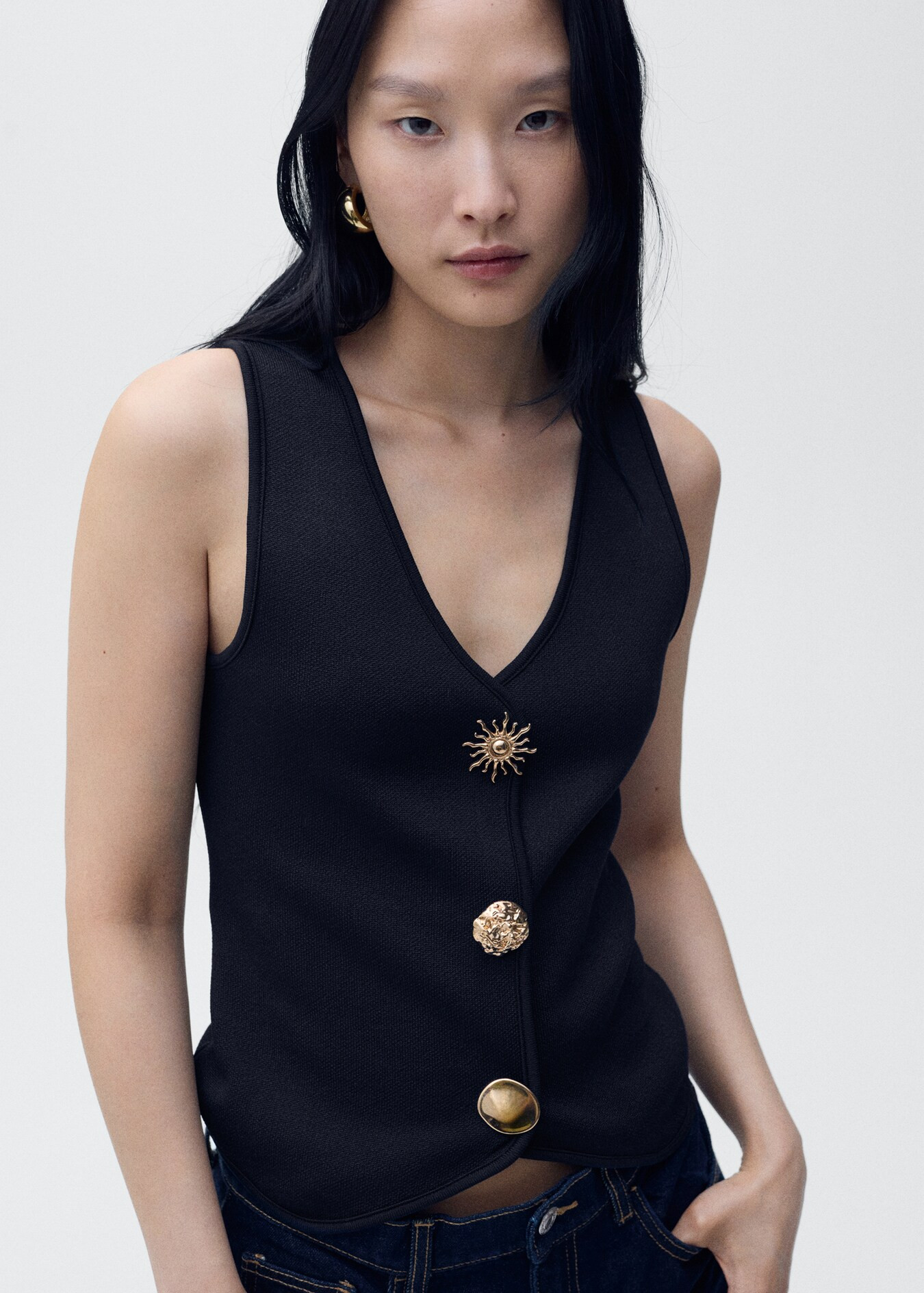 Knitted vest with jewel buttons - Women | MANGO USA | Mango (US/MX/AU)