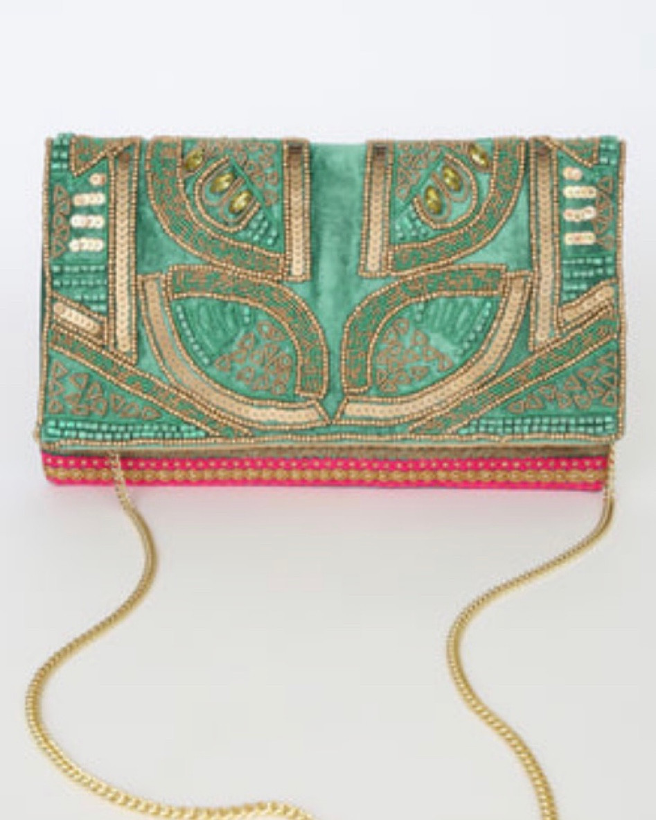 Green Sequin clutch 🤩✨ Currently shopping for holiday parties 🙌🏼  #holidayparty #christmasparty 

#LTKunder50 #LTKGiftGuide #LTKHoliday