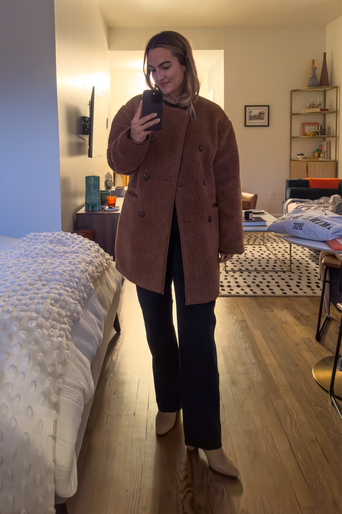 Tonight’s cozy dinner outfit!

Thai super soft teddy coat is currently $100 off! 

Black jeans

Inez suede ankle boots 

#LTKSeasonal