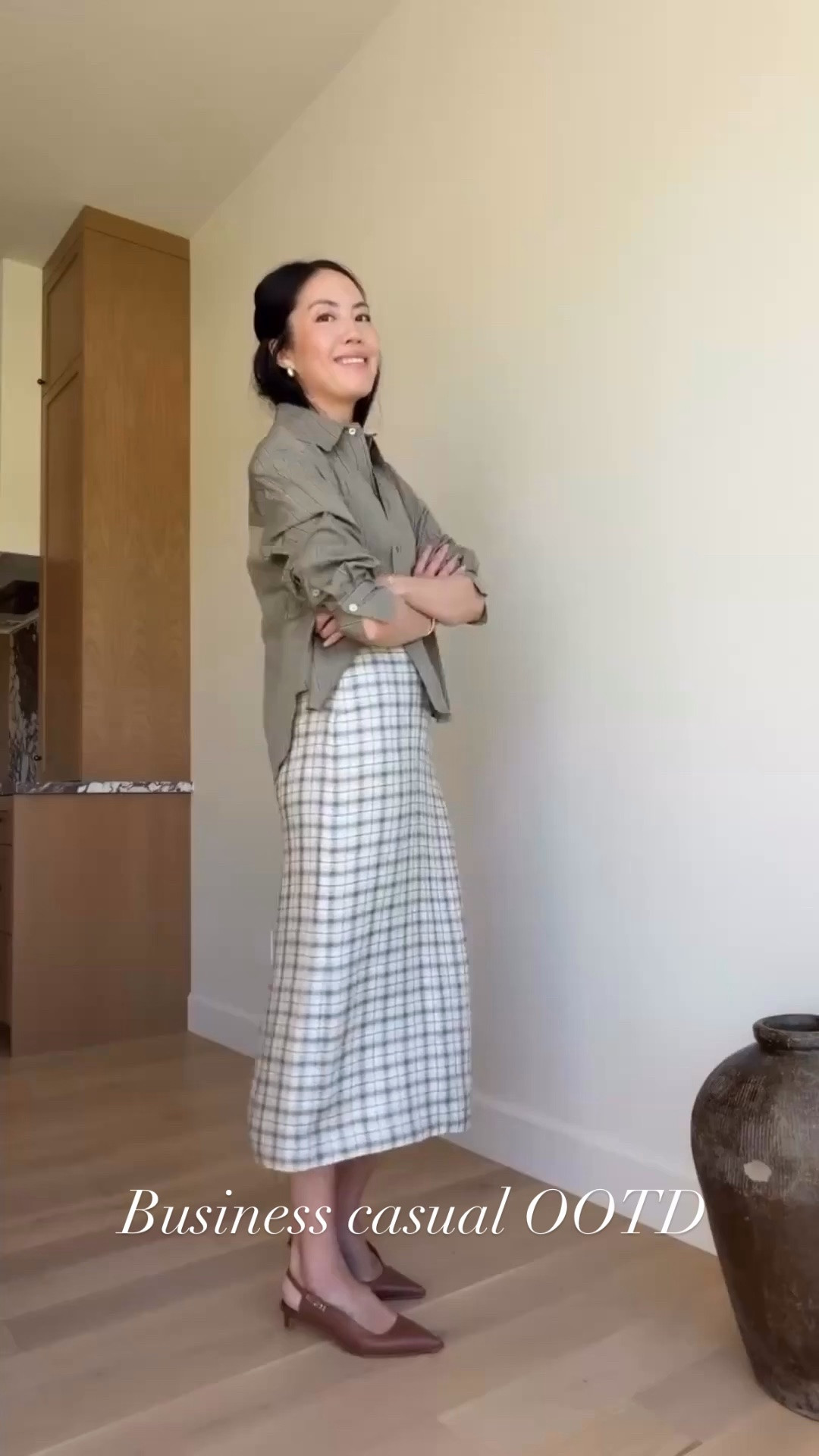 Loving this mix of prints! The idea of print mixing can sometimes feel intimidating, but this combination felt approachable and easy. Subtle prints and complementary colors. That’s it!

#classicstyle
#OOTD
#salealert
#longskirt
#summeroutfit

#LTKootd #LTKWorkwear #LTKSeasonal