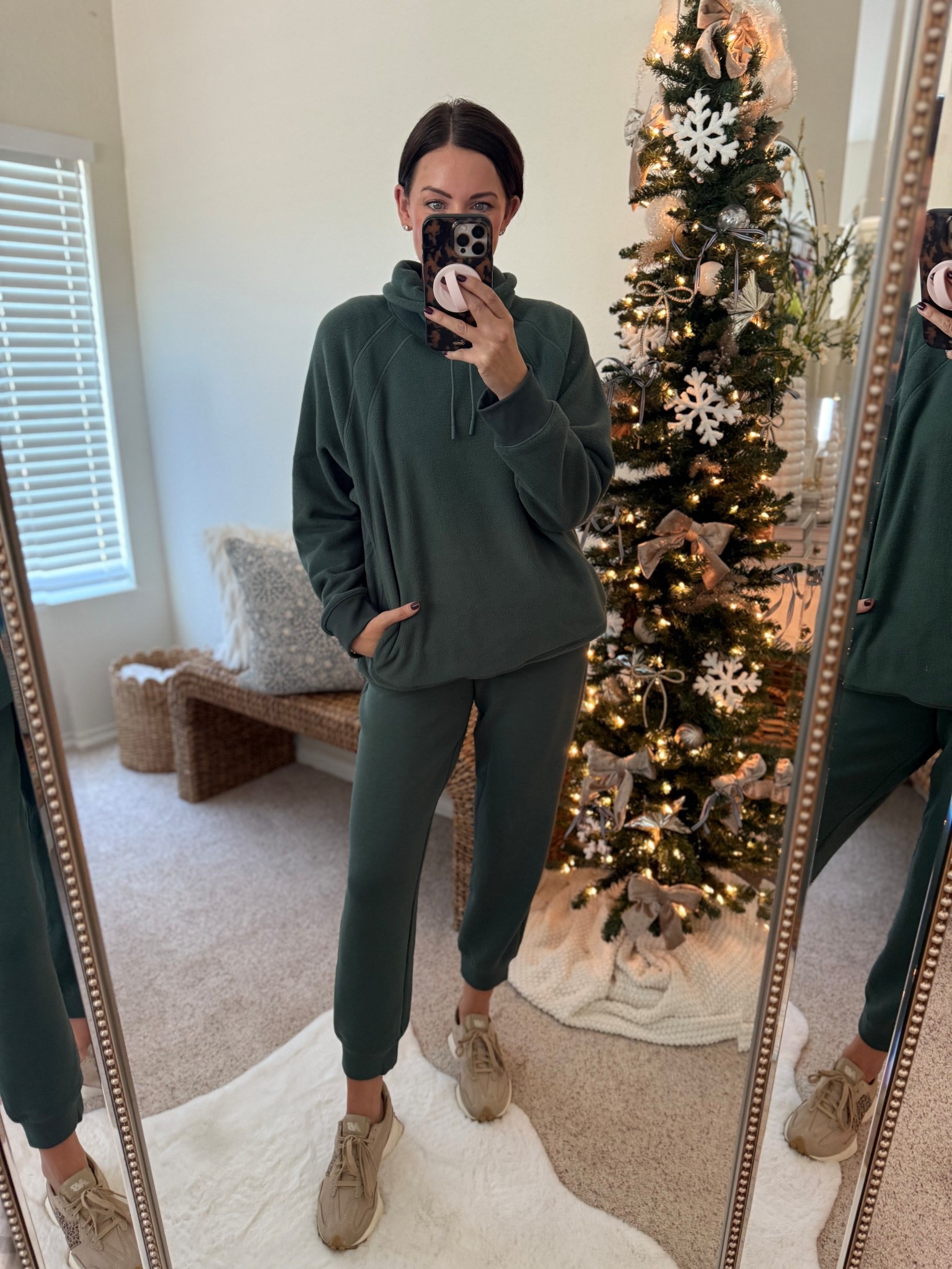 40% off!!
Small-cozy fleece pullover
Small in joggers —they are that bounce fleece we LOVE!! Think buttery soft😍👏🏻

#LTKGiftGuide #LTKSeasonal #LTKSaleAlert